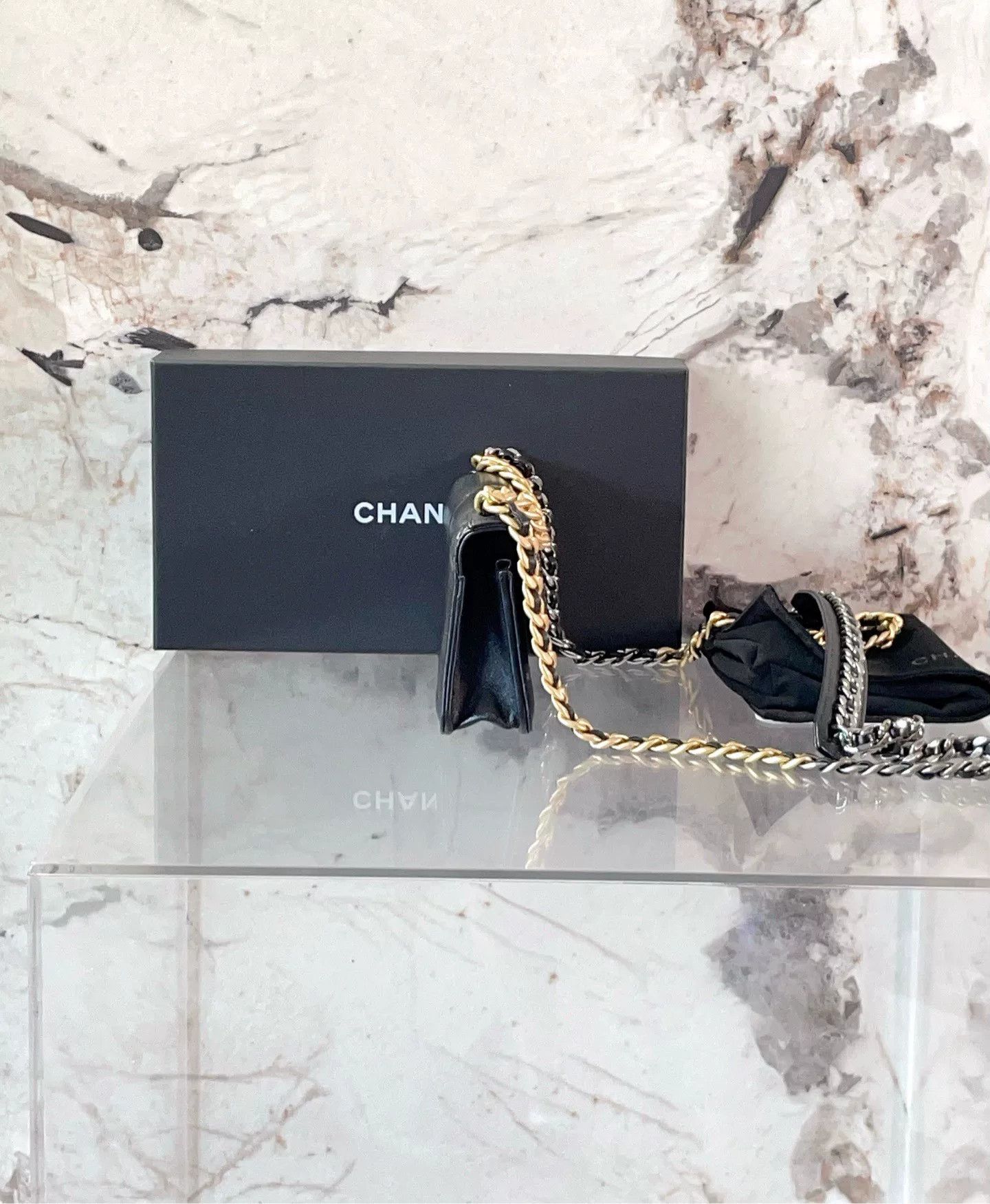Chanel Pre-loved Bag Very good condition Size ONE SIZE - 3 Thumbnail