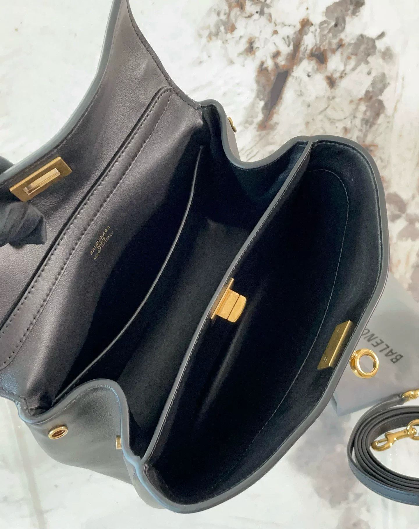 Balenciaga Pre-loved Bag Very good condition Size ONE SIZE - 9 Thumbnail