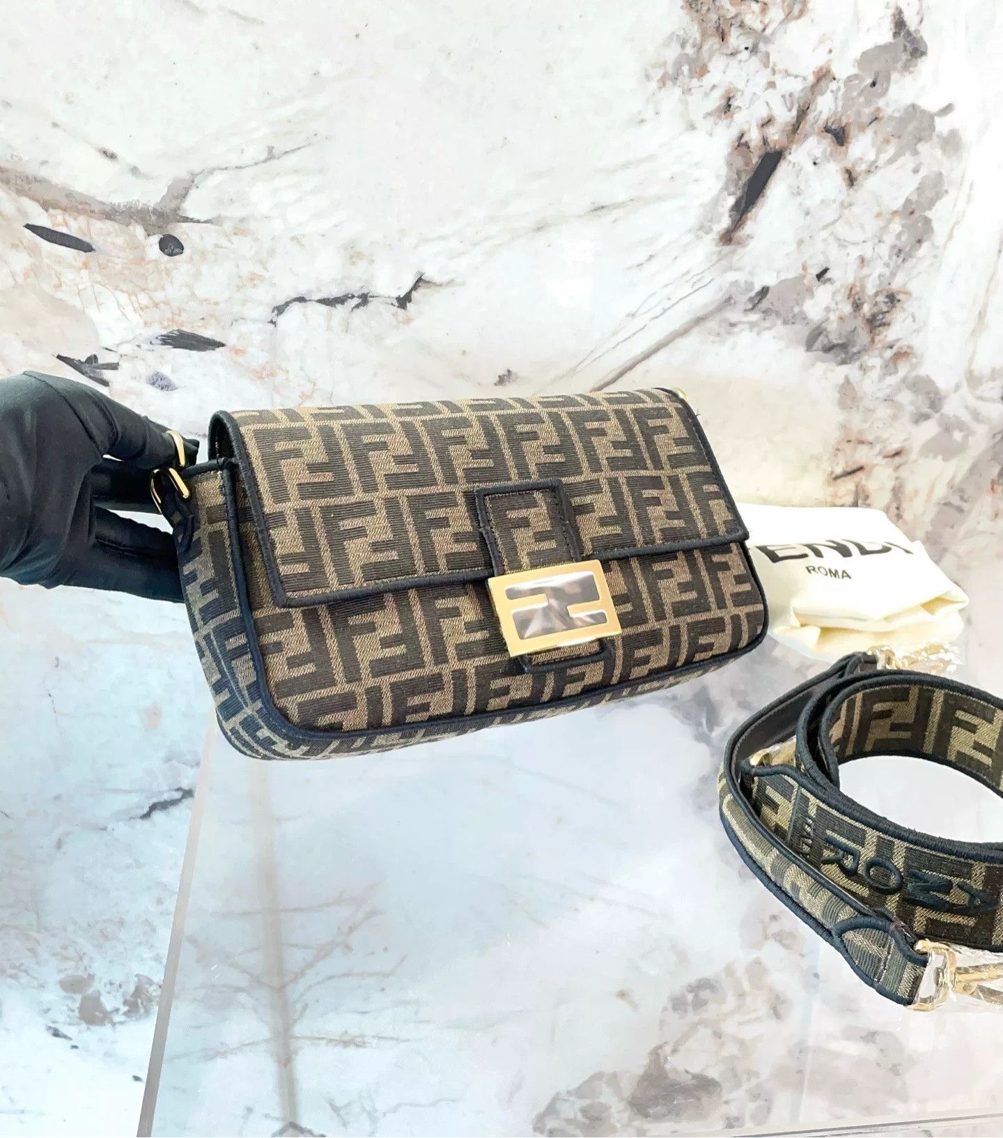 Fendi Pre-loved Bag Very good condition Size ONE SIZE - 6 Thumbnail