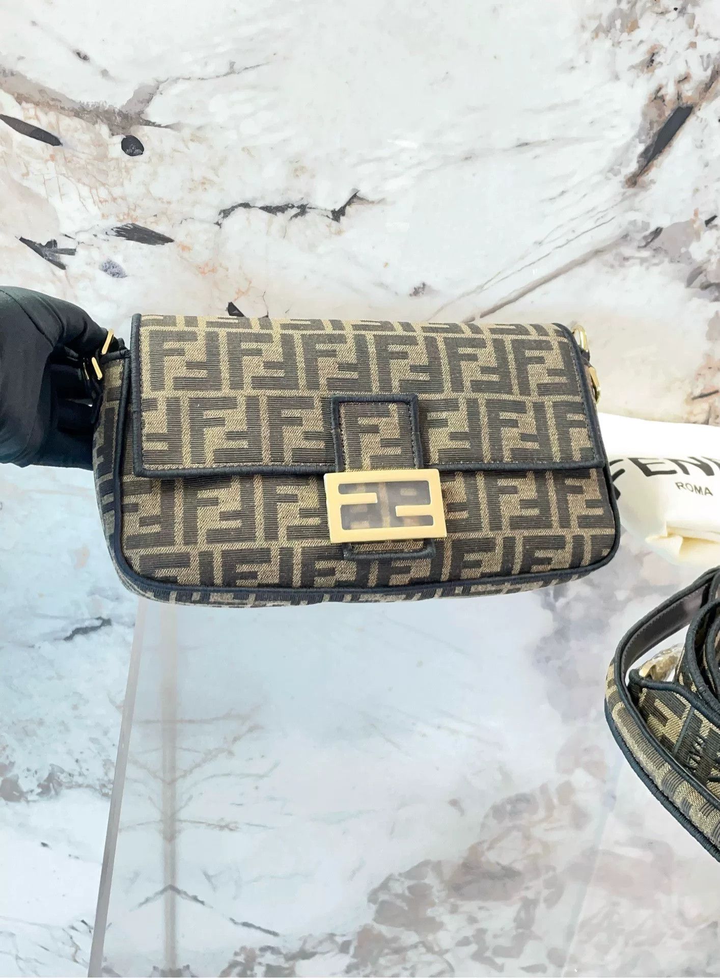 Fendi Pre-loved Bag Very good condition Size ONE SIZE - 7 Thumbnail