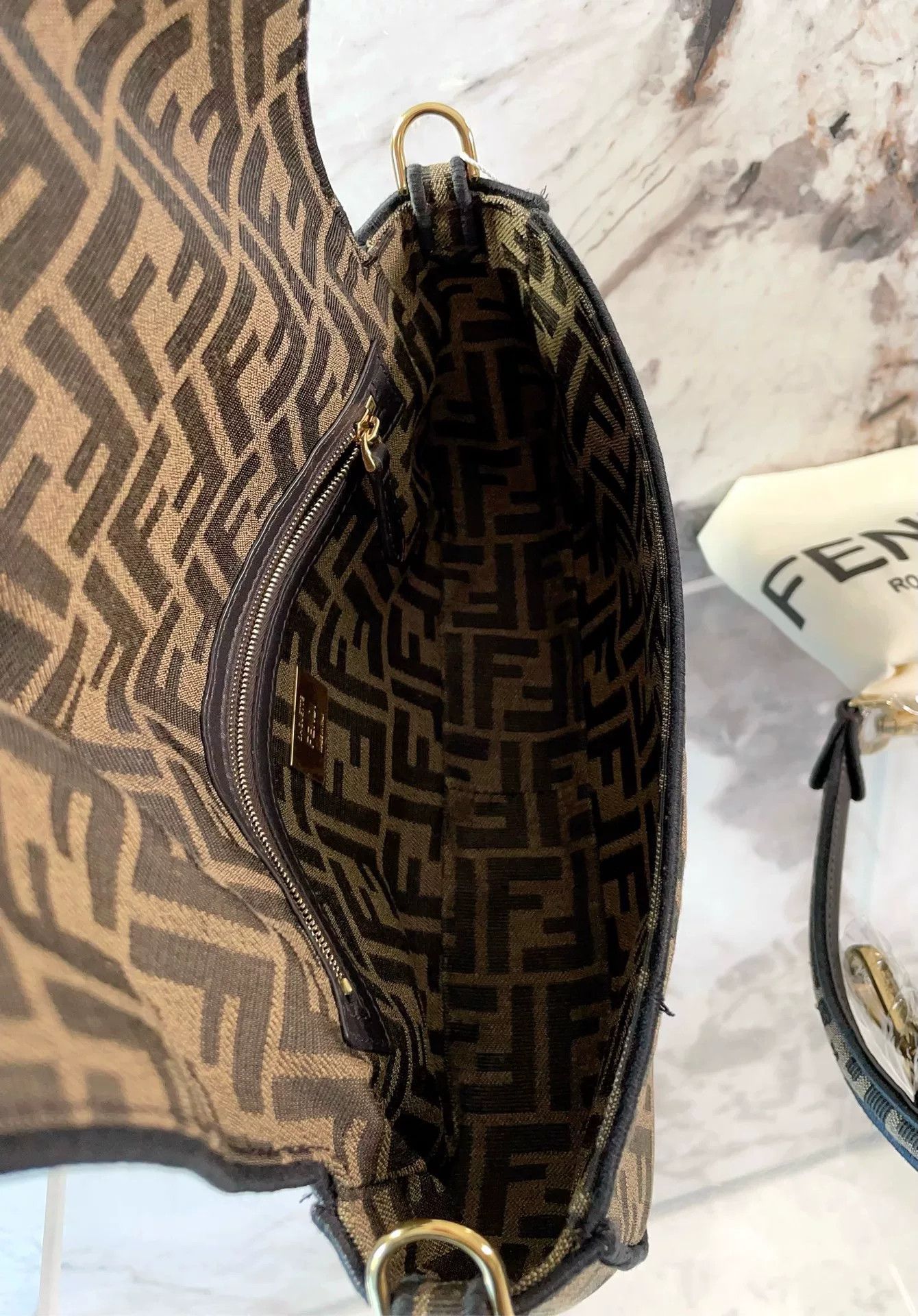 Fendi Pre-loved Bag Very good condition Size ONE SIZE - 9 Thumbnail