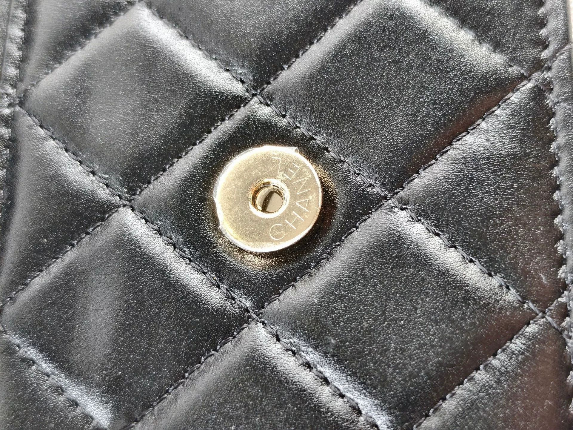 Chanel Pre-loved Bag Very good condition Size ONE SIZE - 9 Thumbnail