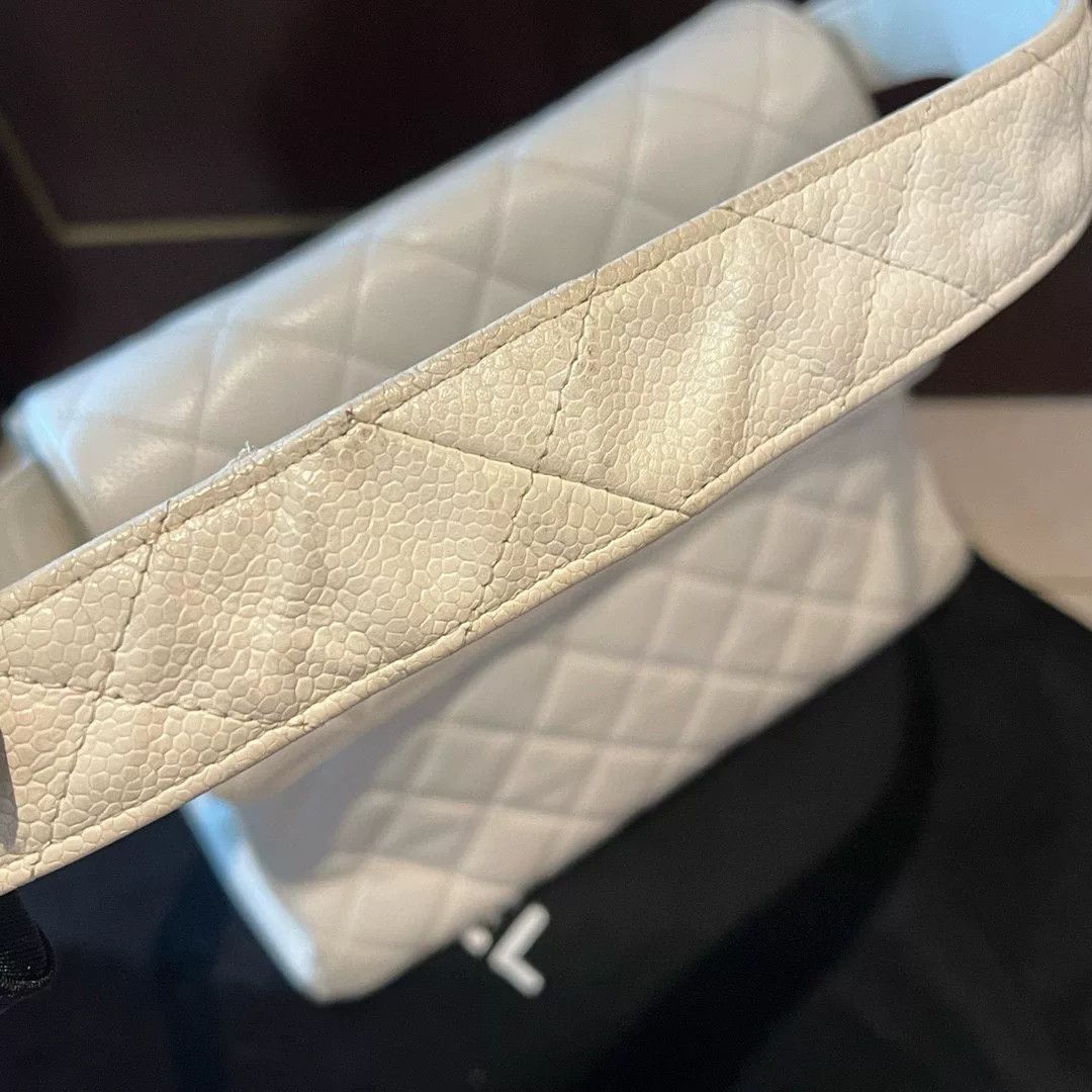 Chanel Pre-loved Bag Very good condition Size ONE SIZE - 5 Thumbnail