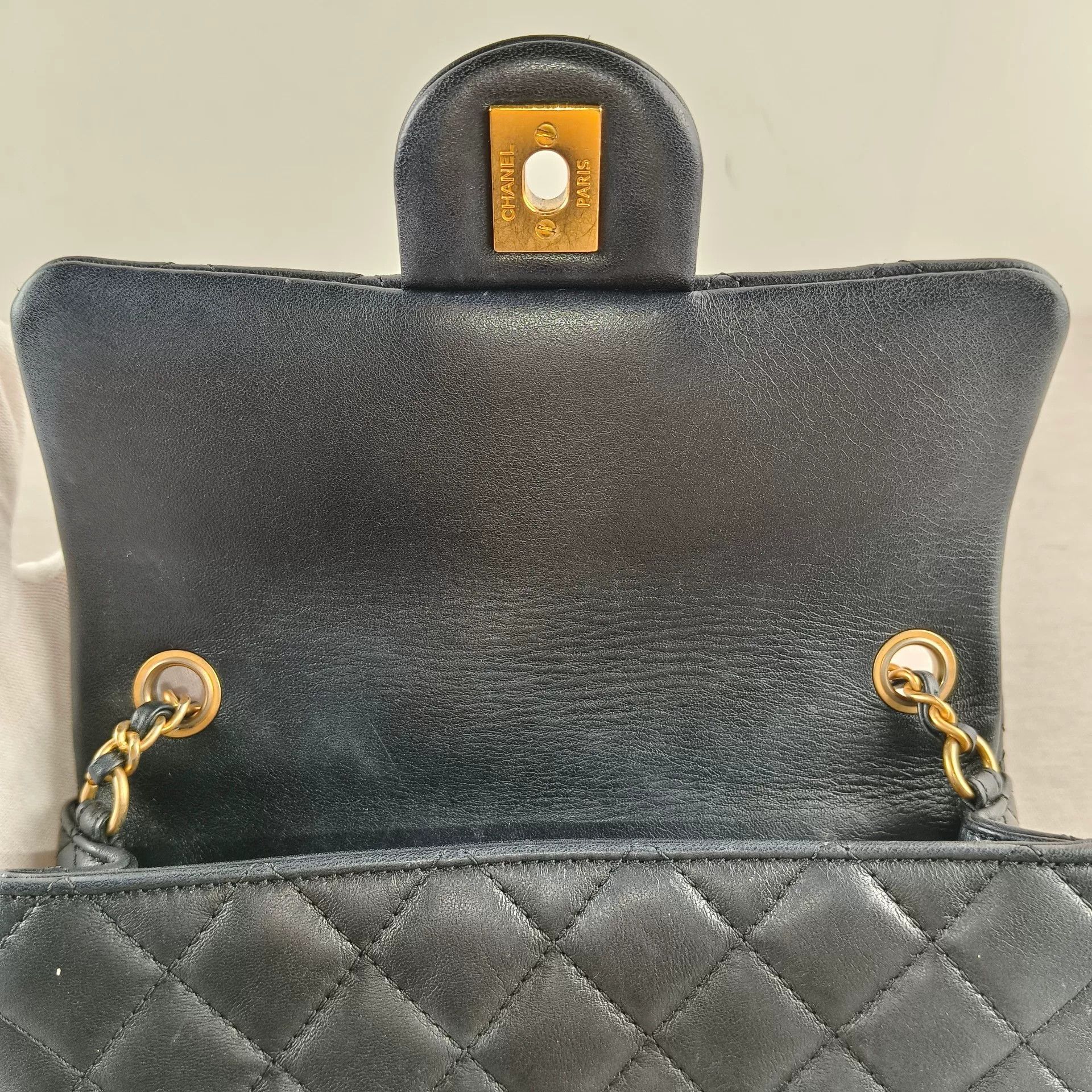 Chanel Pre-loved Bag Very good condition Size ONE SIZE - 4 Thumbnail