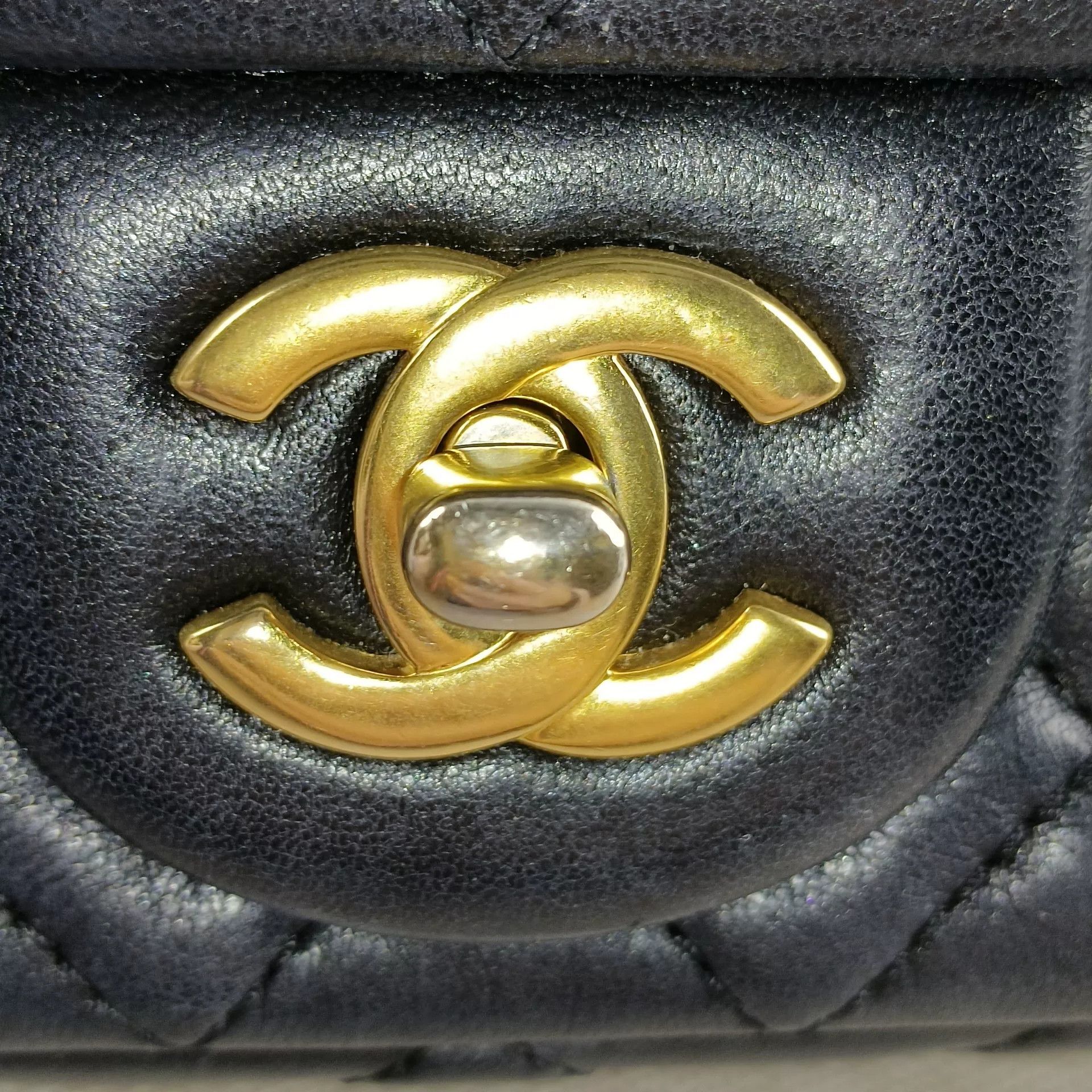 Chanel Pre-loved Bag Very good condition Size ONE SIZE - 5 Thumbnail