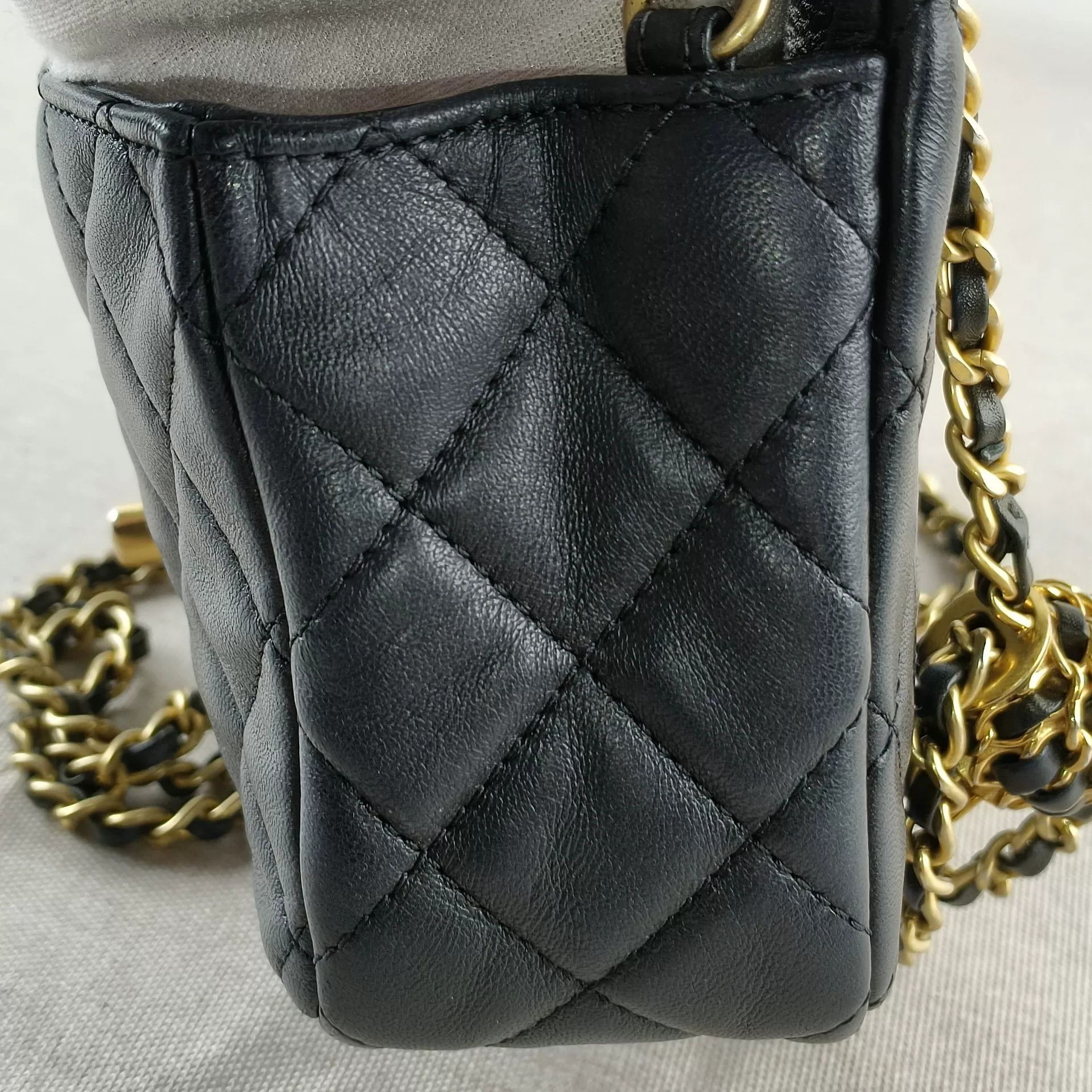 Chanel Pre-loved Bag Very good condition Size ONE SIZE - 3 Thumbnail