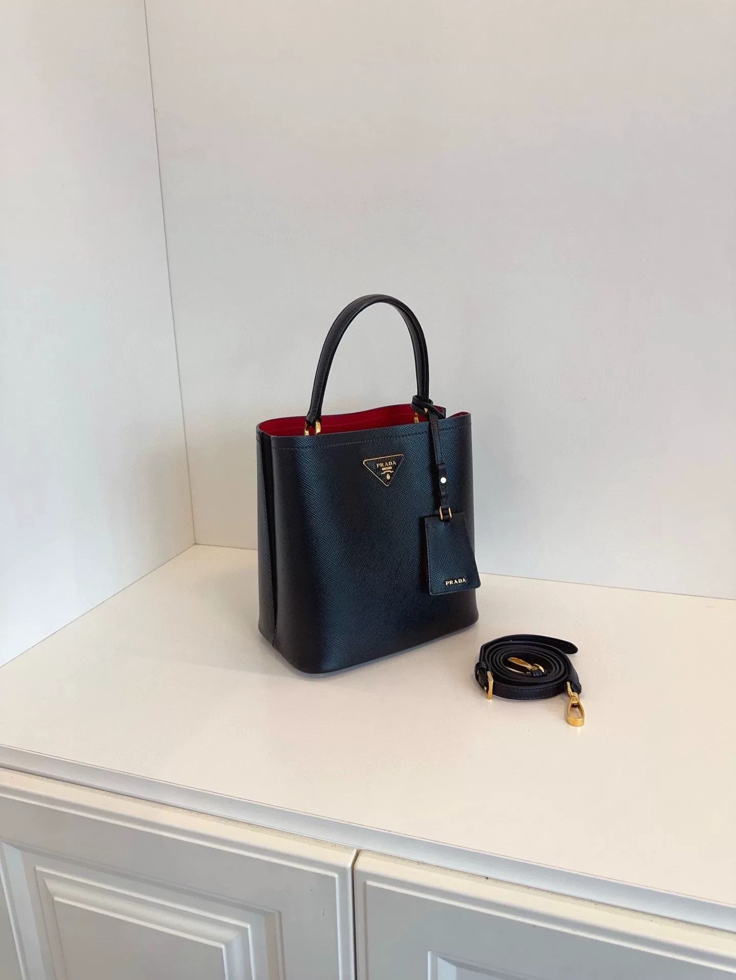 Prada Pre-loved Bag Very good condition Size ONE SIZE - 2 Thumbnail