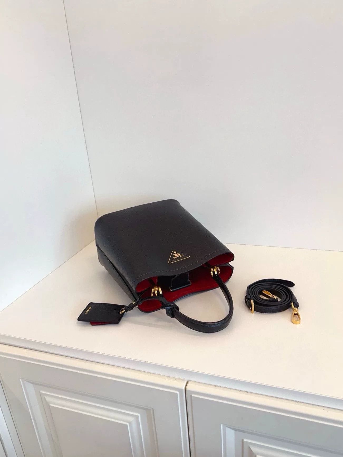 Prada Pre-loved Bag Very good condition Size ONE SIZE - 4 Thumbnail