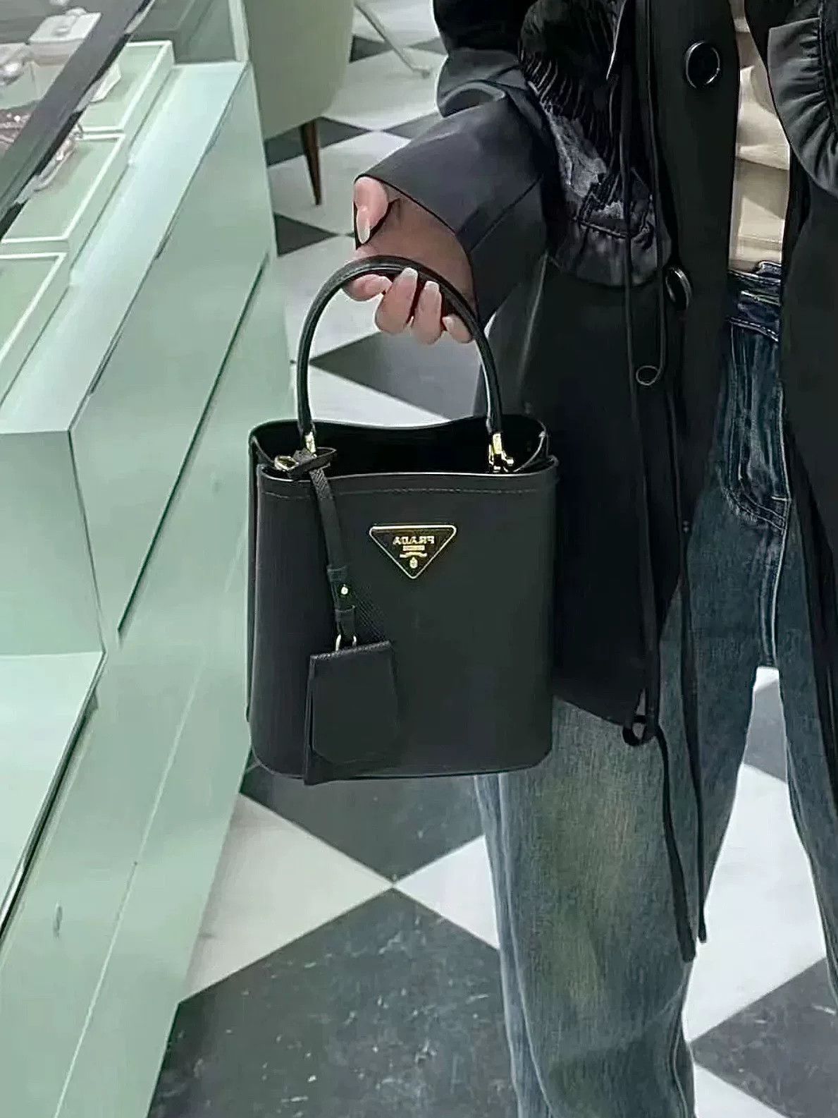 Prada Pre-loved Bag Very good condition Size ONE SIZE - 8 Thumbnail