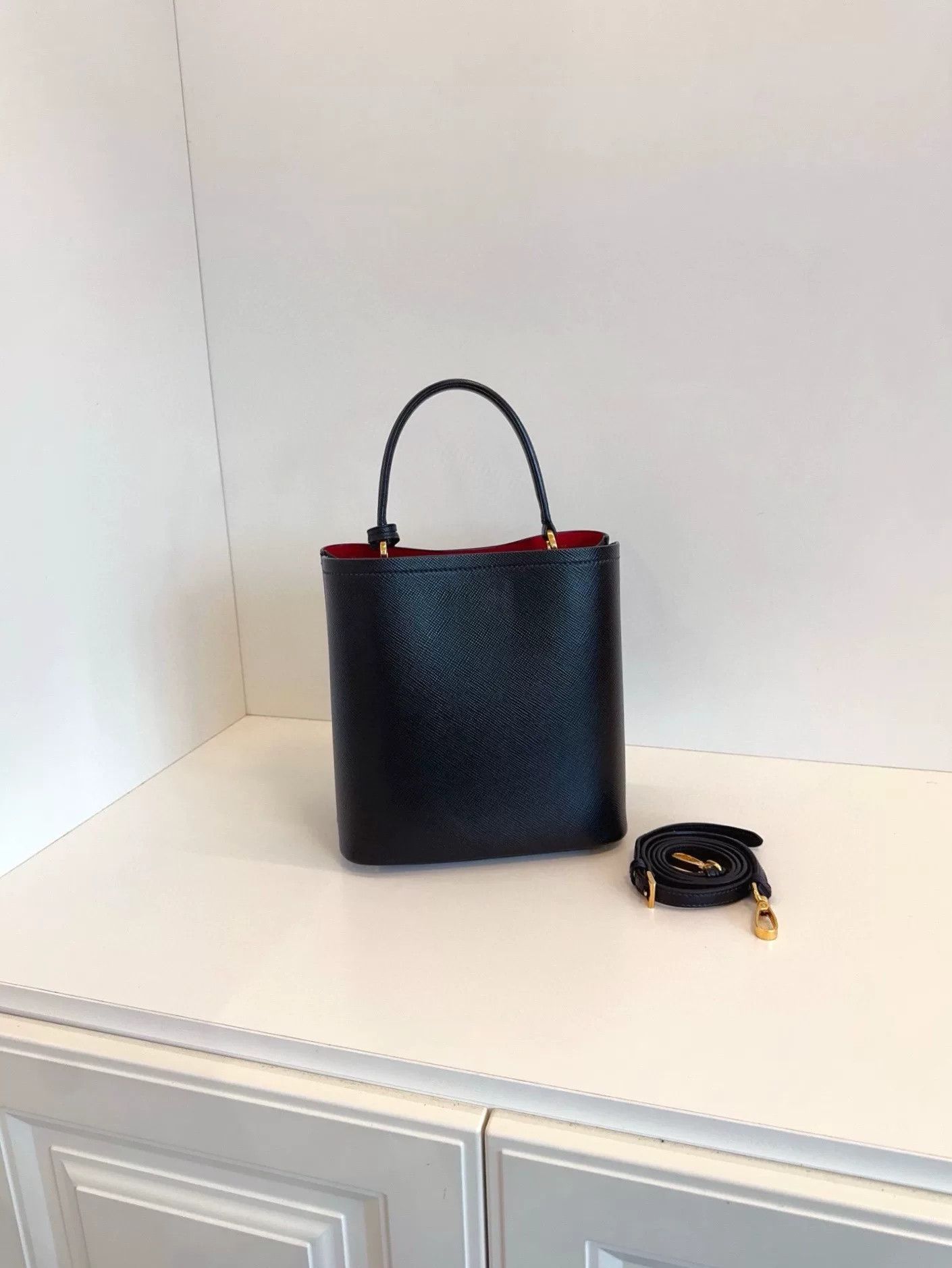 Prada Pre-loved Bag Very good condition Size ONE SIZE - 3 Thumbnail