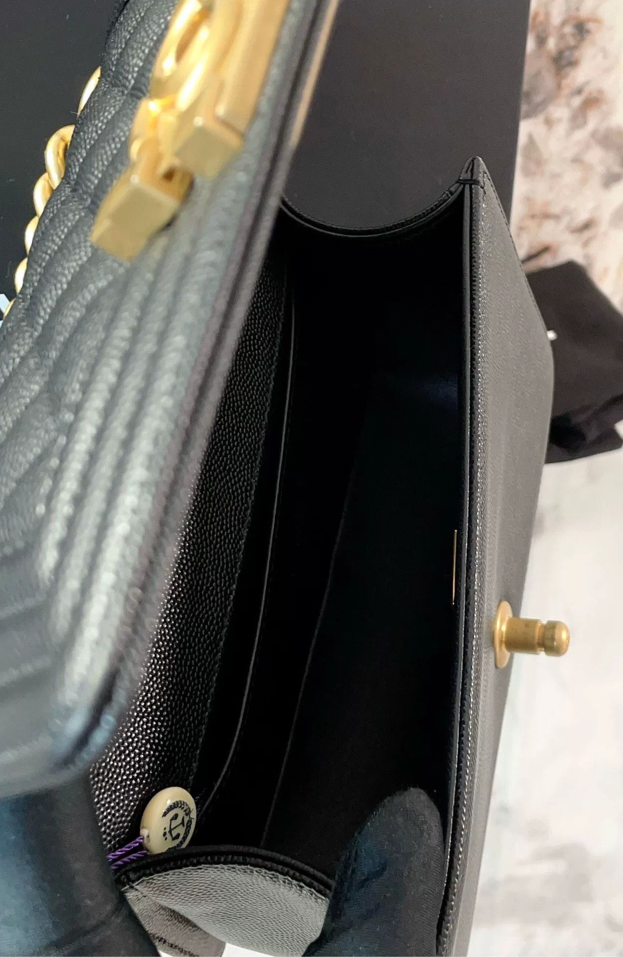 Chanel Pre-loved Bag Very good condition Size ONE SIZE - 9 Thumbnail