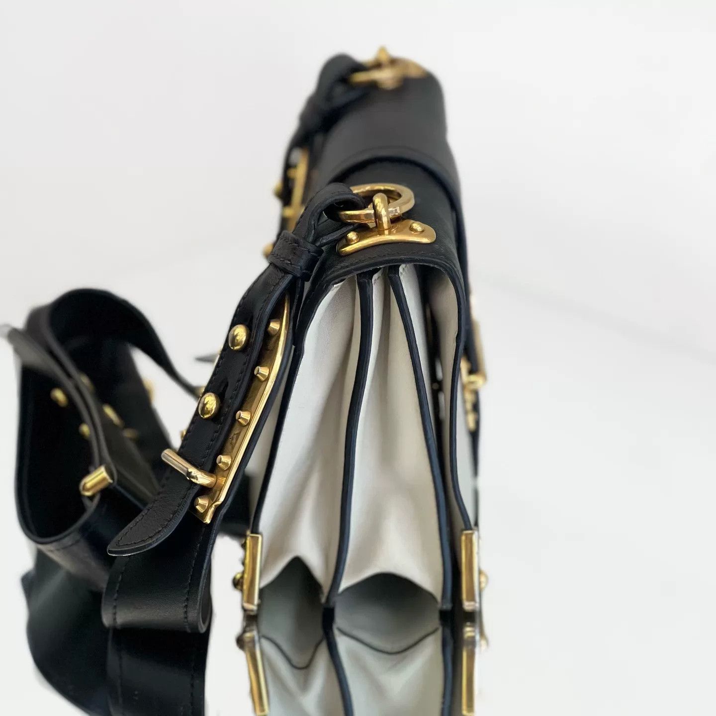Prada Pre-loved Bag Very good condition Size ONE SIZE - 4 Thumbnail