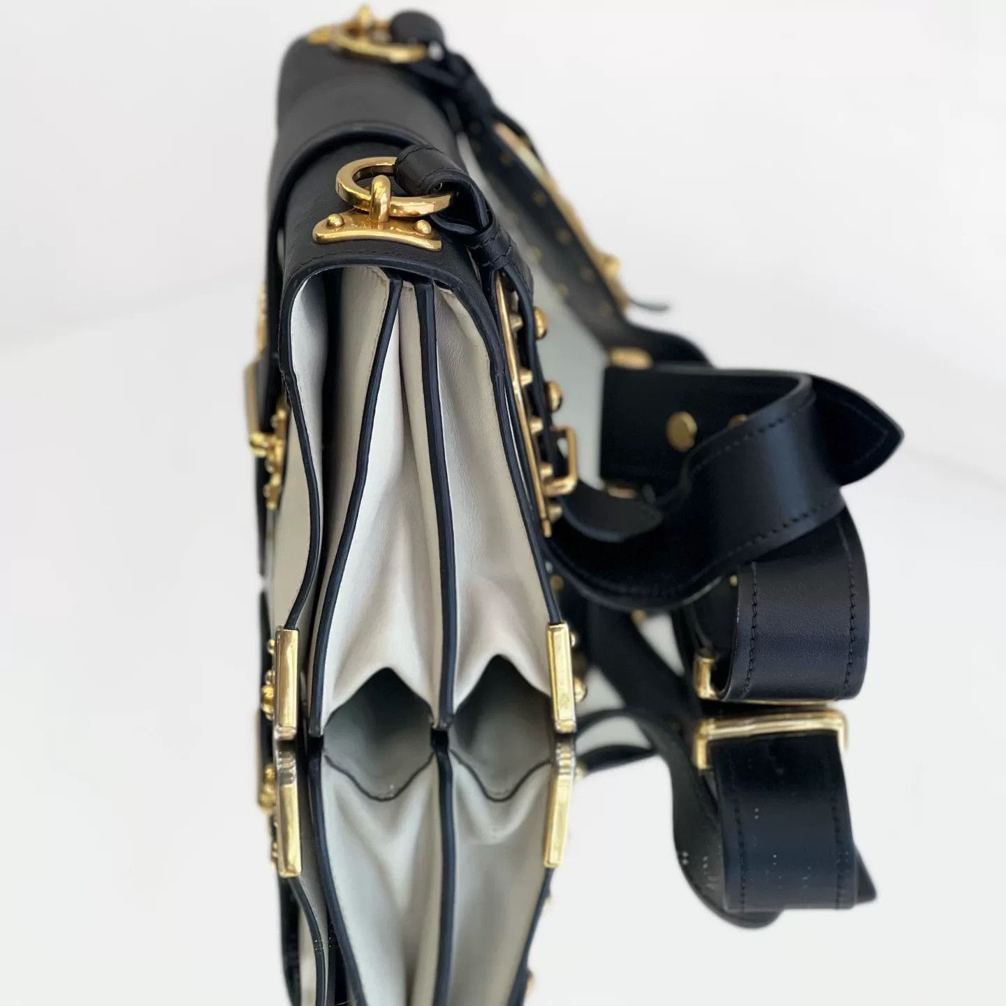 Prada Pre-loved Bag Very good condition Size ONE SIZE - 2 Thumbnail