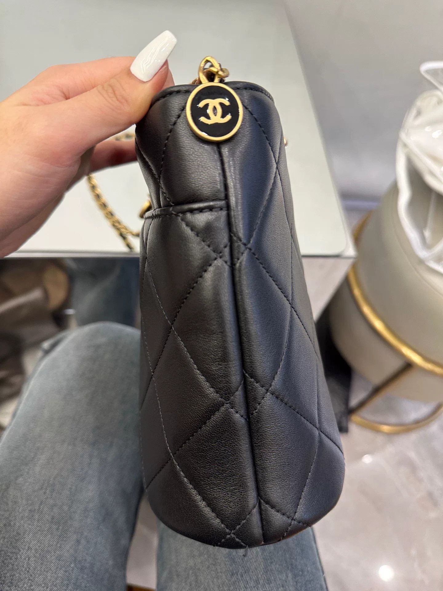 Chanel Pre-loved Bag Very good condition Size ONE SIZE - 4 Thumbnail