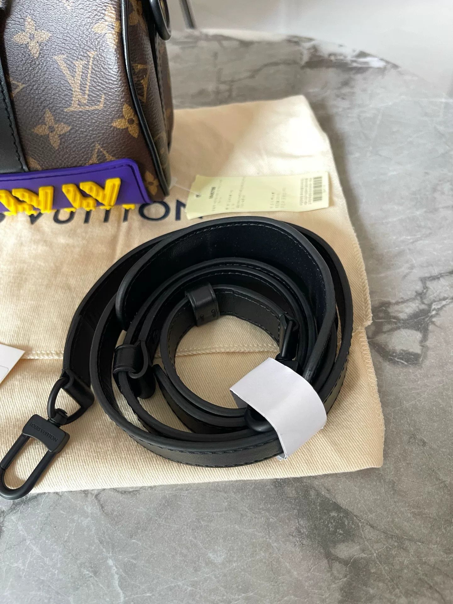 Louis Vuitton Pre-loved Bag Very good condition Size ONE SIZE - 9 Thumbnail