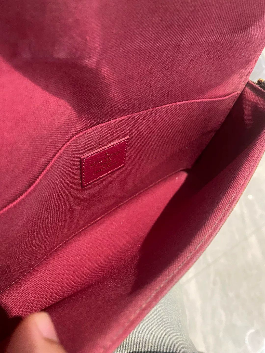 Louis Vuitton Pre-loved Bag Very good condition Size ONE SIZE - 4 Thumbnail
