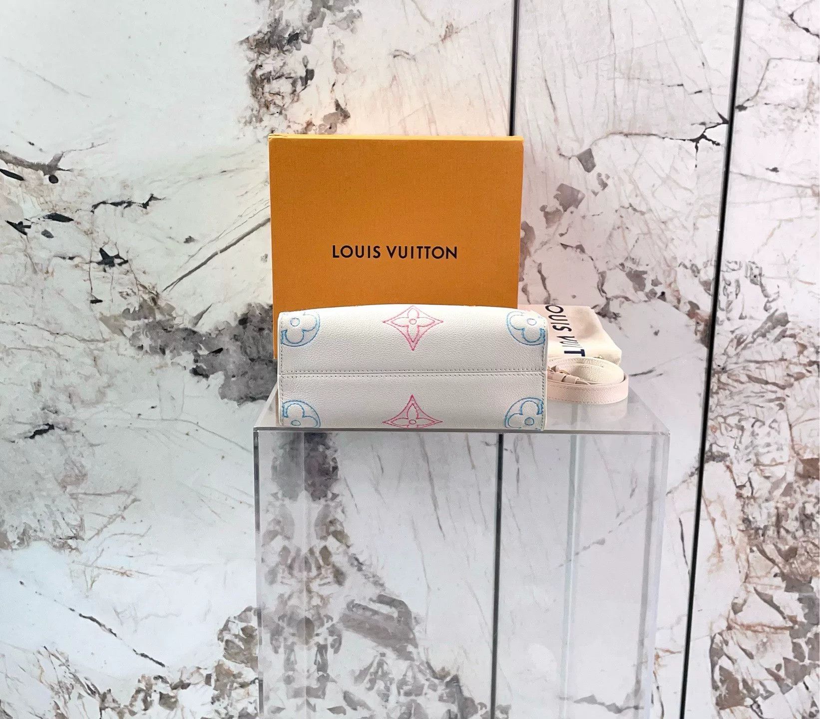 Louis Vuitton Pre-loved Bag Very good condition Size ONE SIZE - 4 Thumbnail