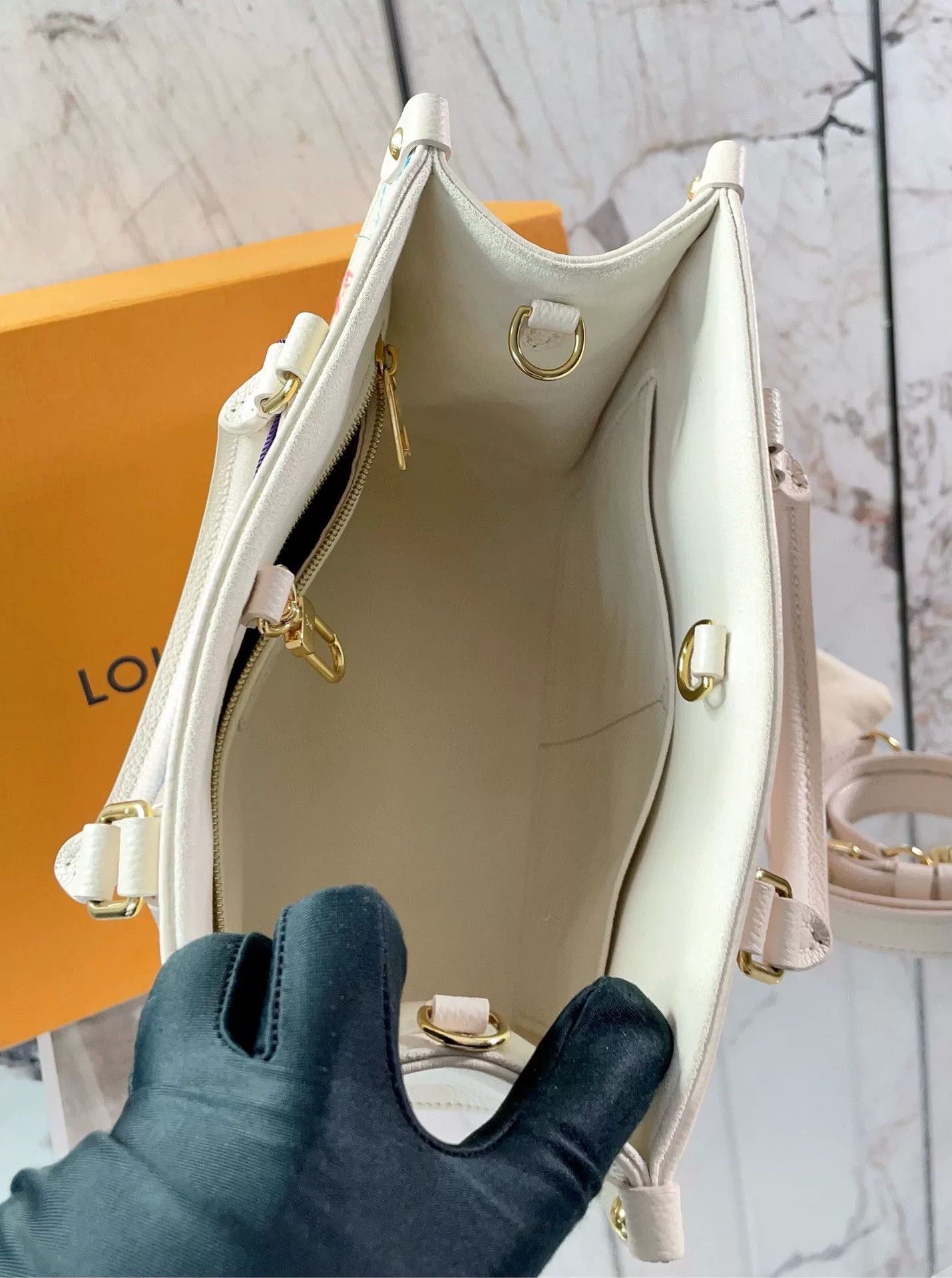 Louis Vuitton Pre-loved Bag Very good condition Size ONE SIZE - 9 Thumbnail