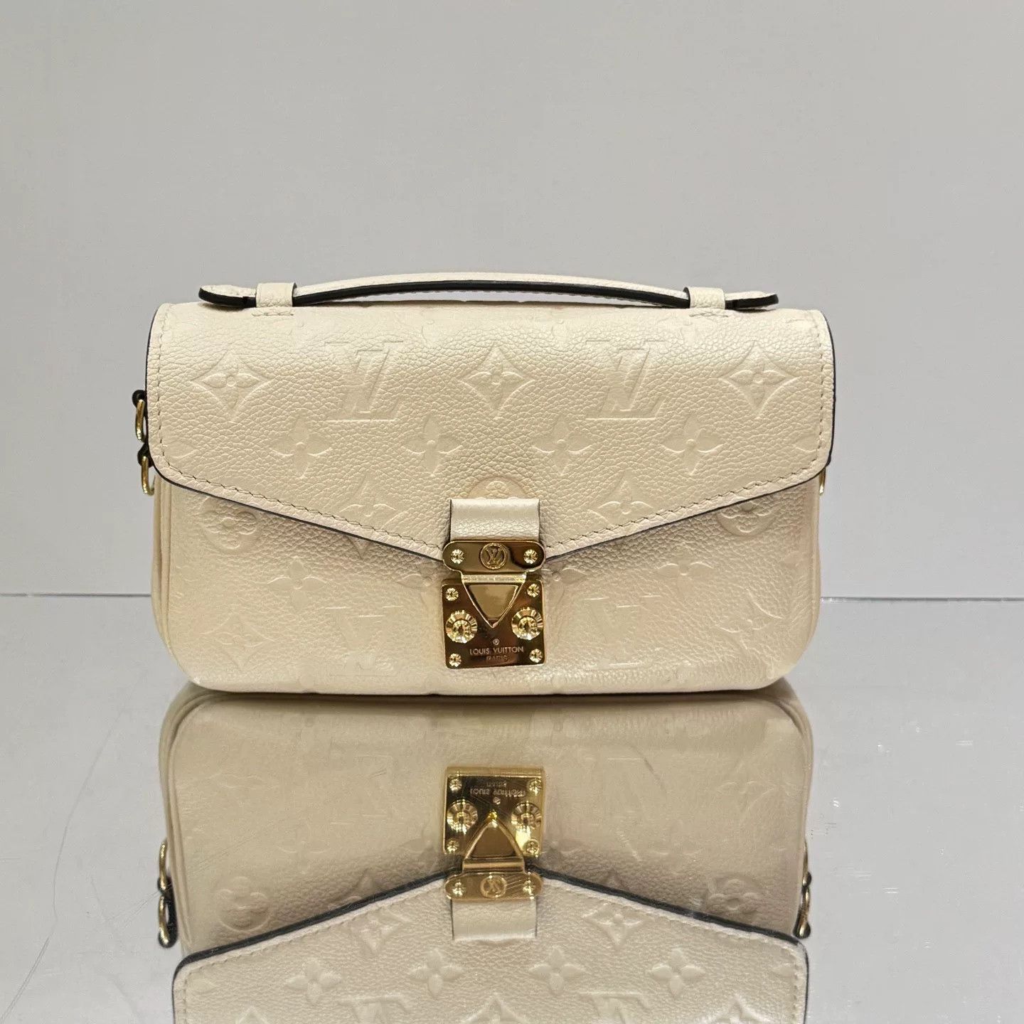 Louis Vuitton Pre-loved Bag Very good condition Size ONE SIZE - 3 Thumbnail
