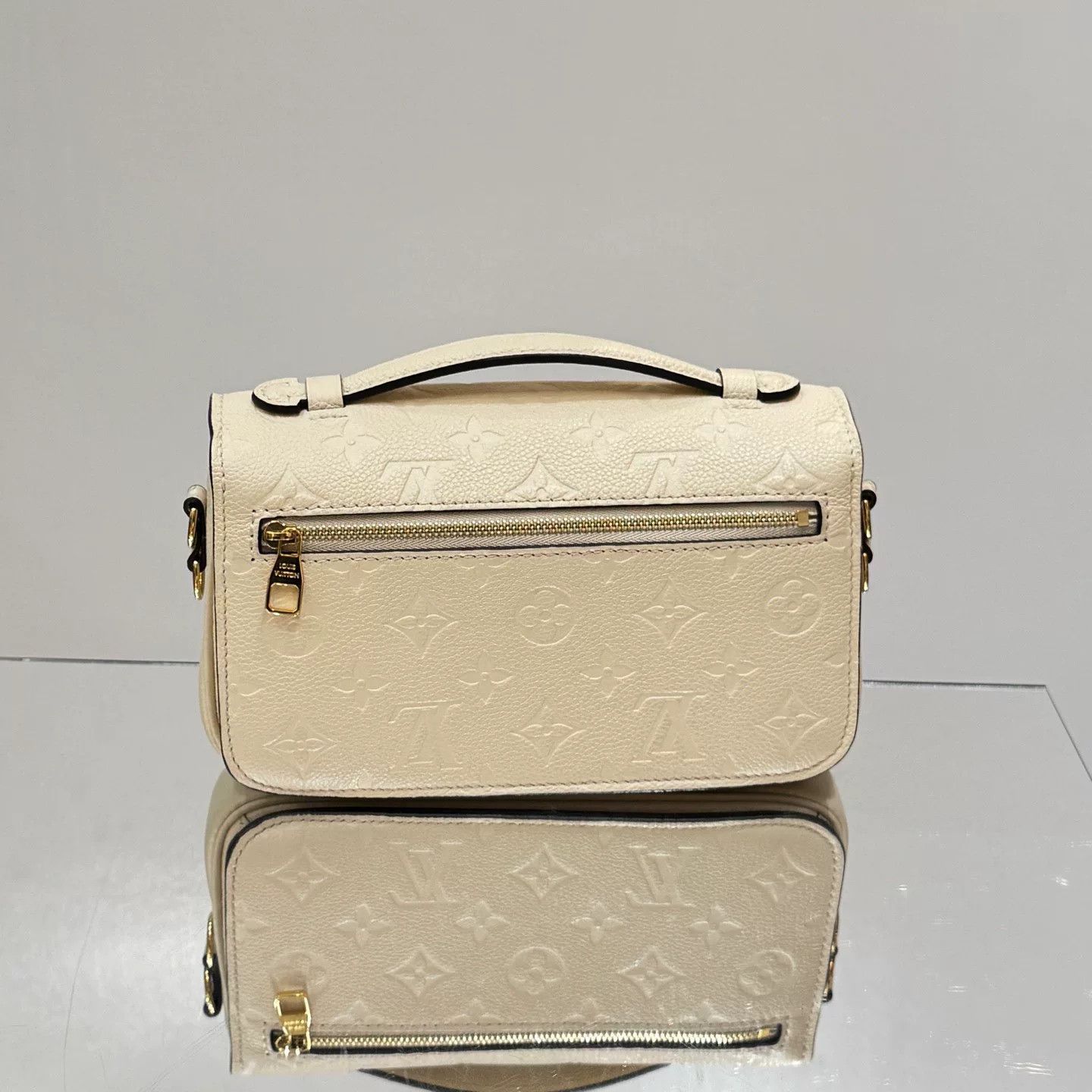 Louis Vuitton Pre-loved Bag Very good condition Size ONE SIZE - 6 Thumbnail