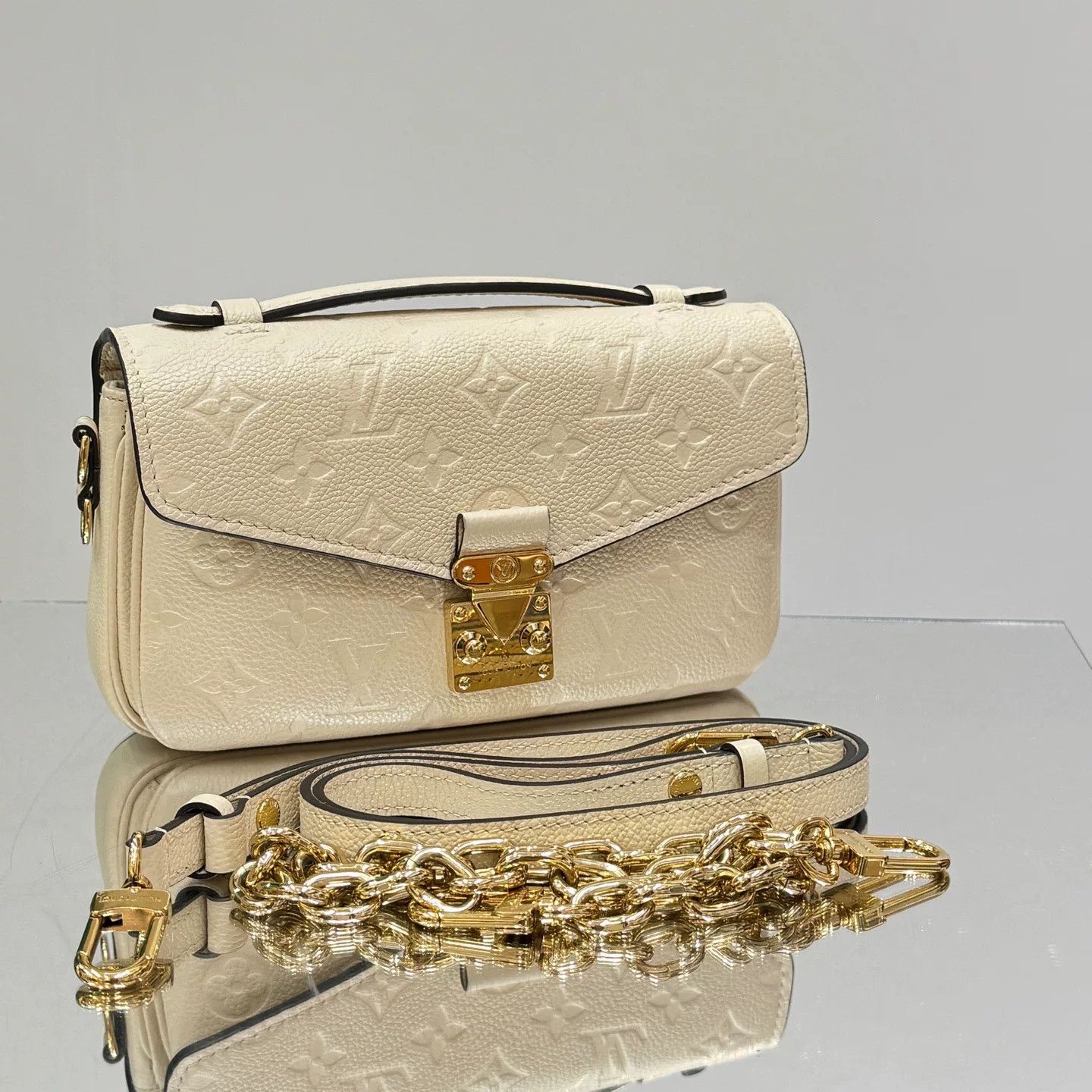 Louis Vuitton Pre-loved Bag Very good condition Size ONE SIZE - 2 Thumbnail