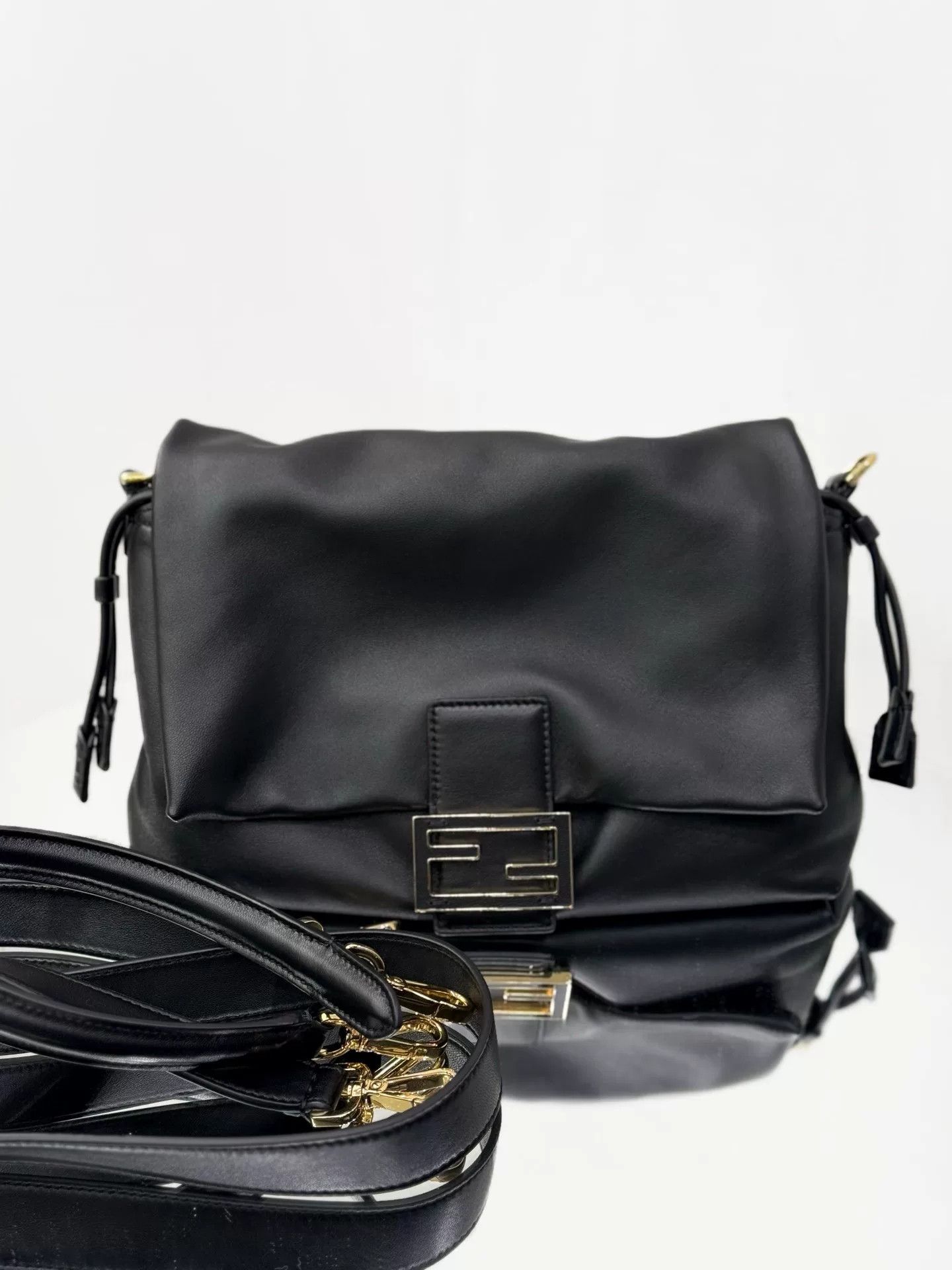 Fendi Pre-loved Bag Very good condition Size ONE SIZE - 7 Thumbnail