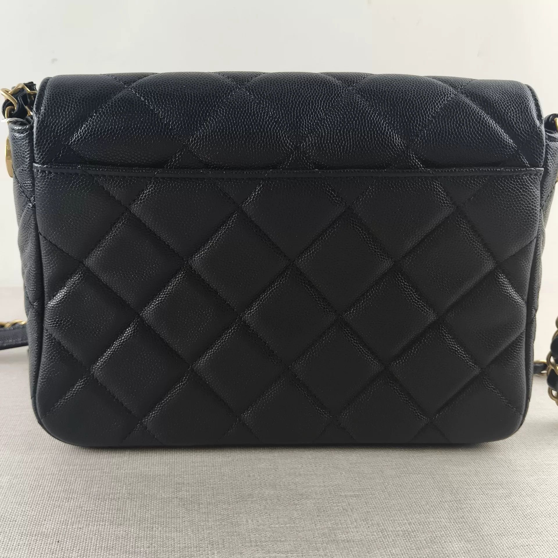 Chanel Pre-loved Bag Very good condition Size ONE SIZE - 4 Thumbnail