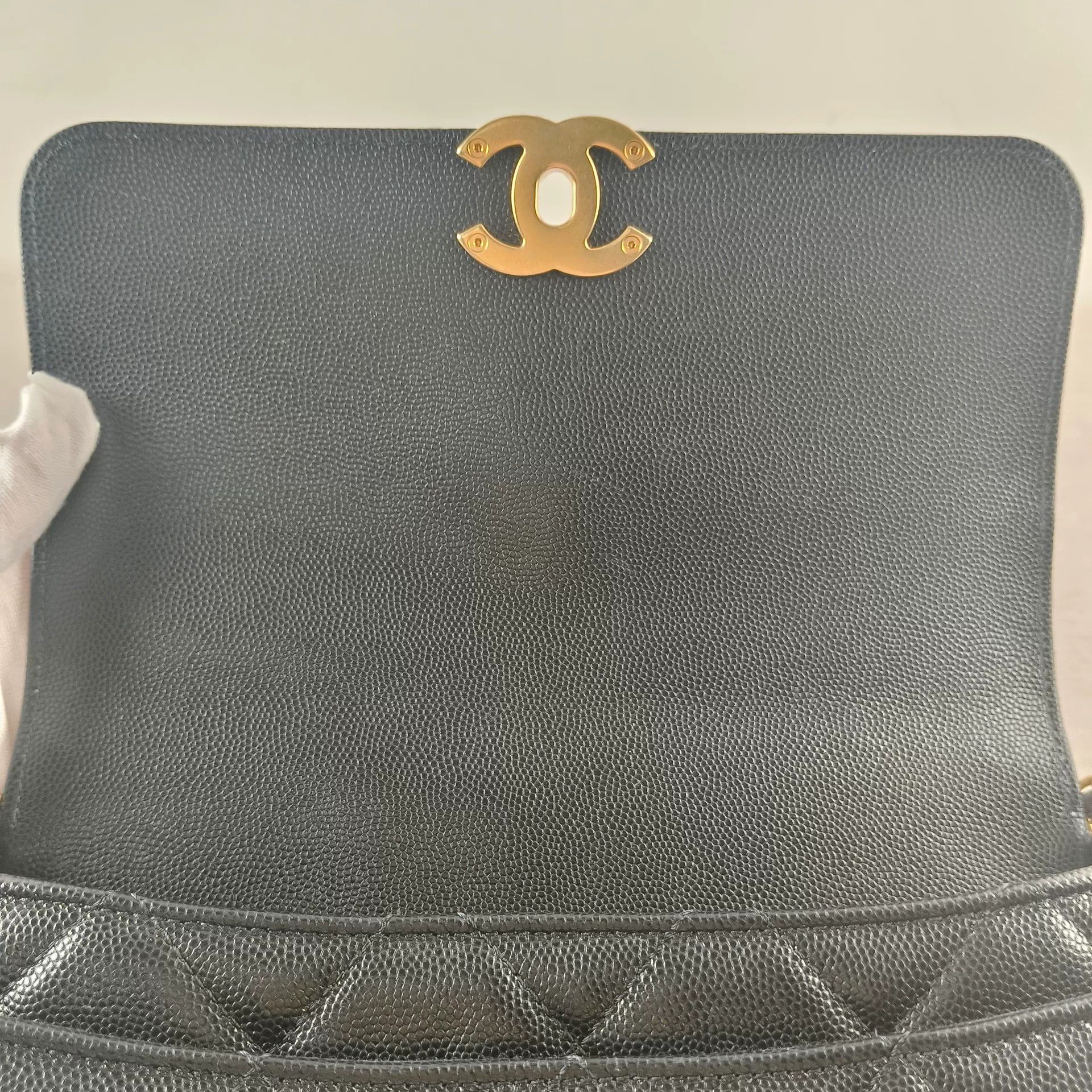 Chanel Pre-loved Bag Very good condition Size ONE SIZE - 5 Thumbnail