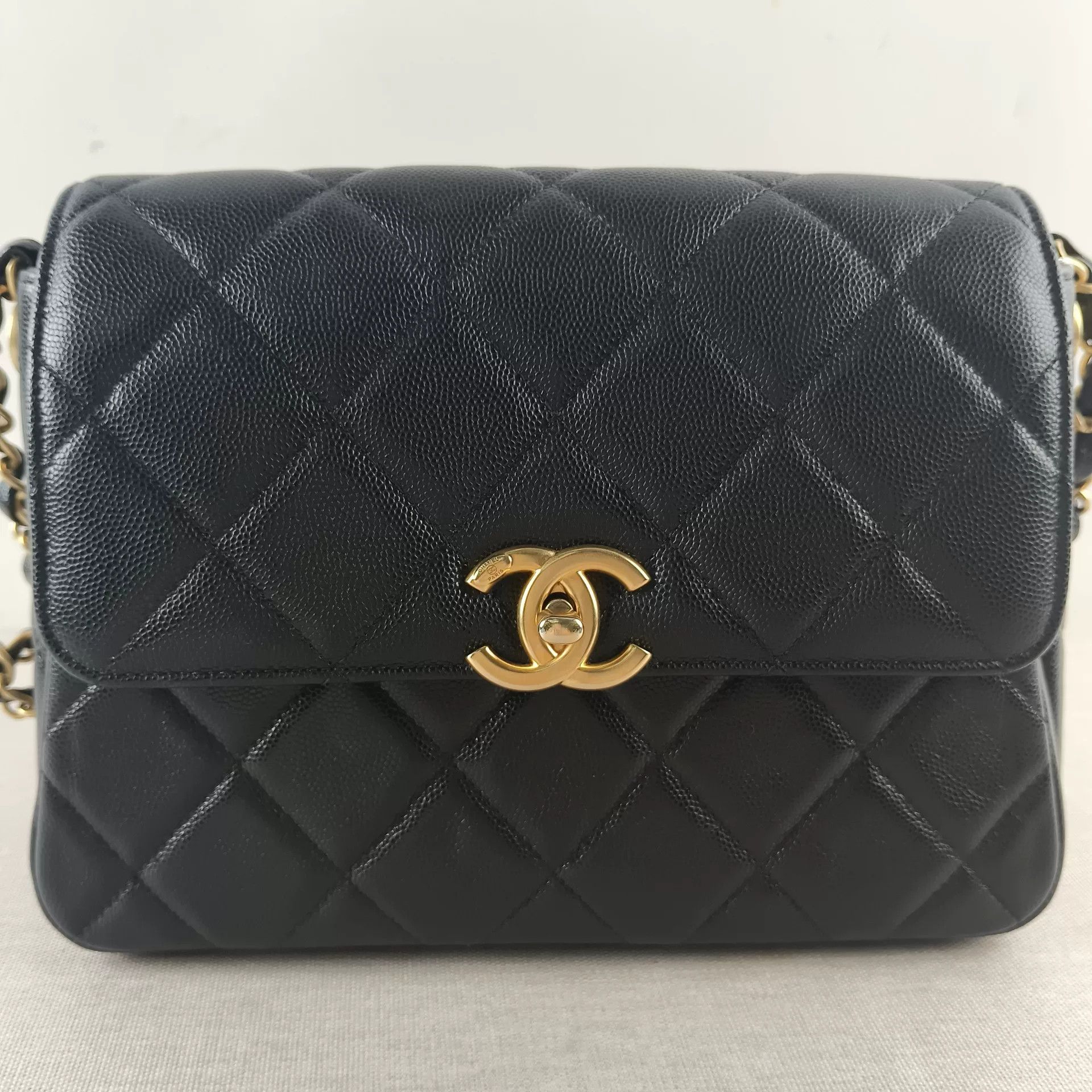Chanel Pre-loved Bag Very good condition Size ONE SIZE - 2 Thumbnail