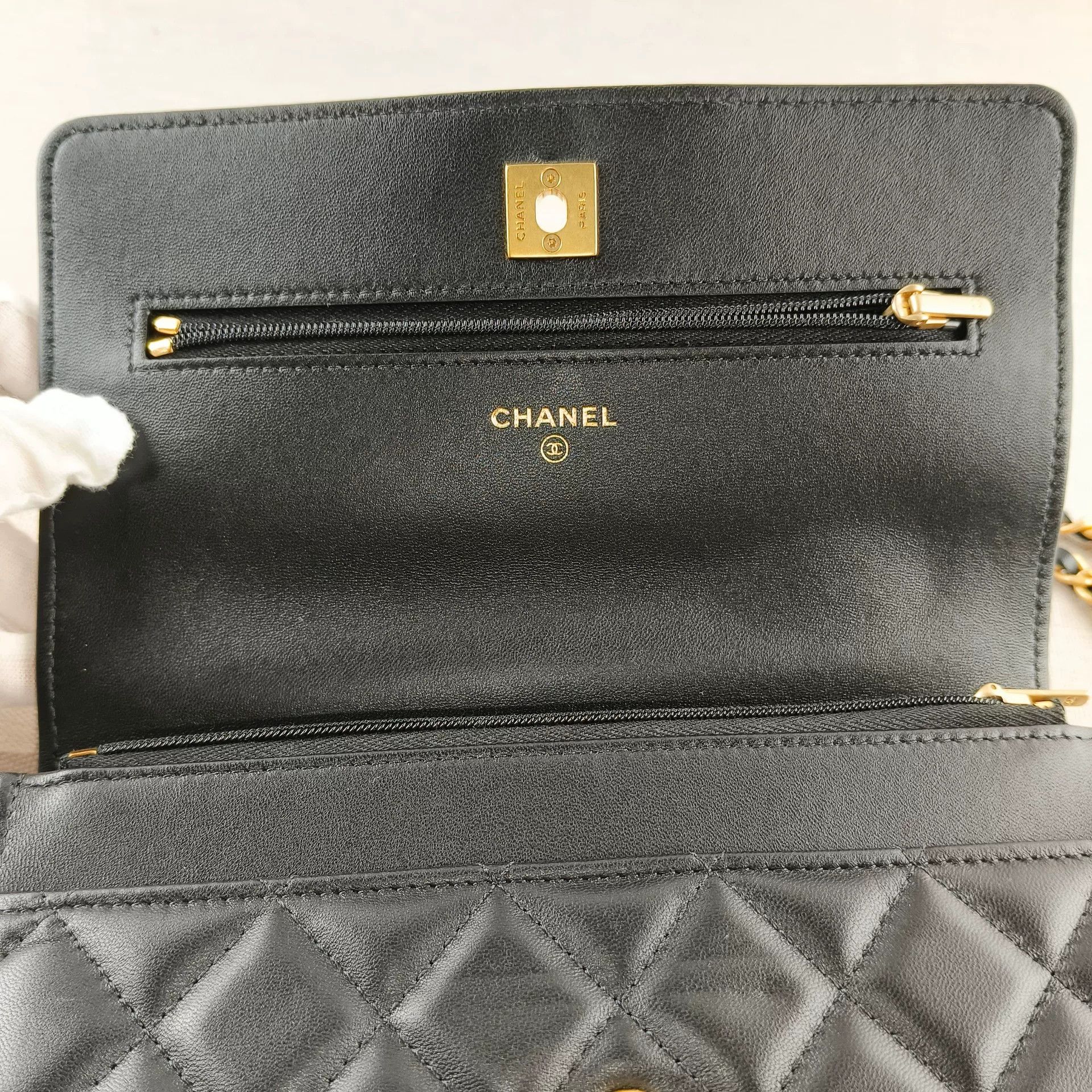 Chanel Pre-loved Bag Very good condition Size ONE SIZE - 2 Thumbnail