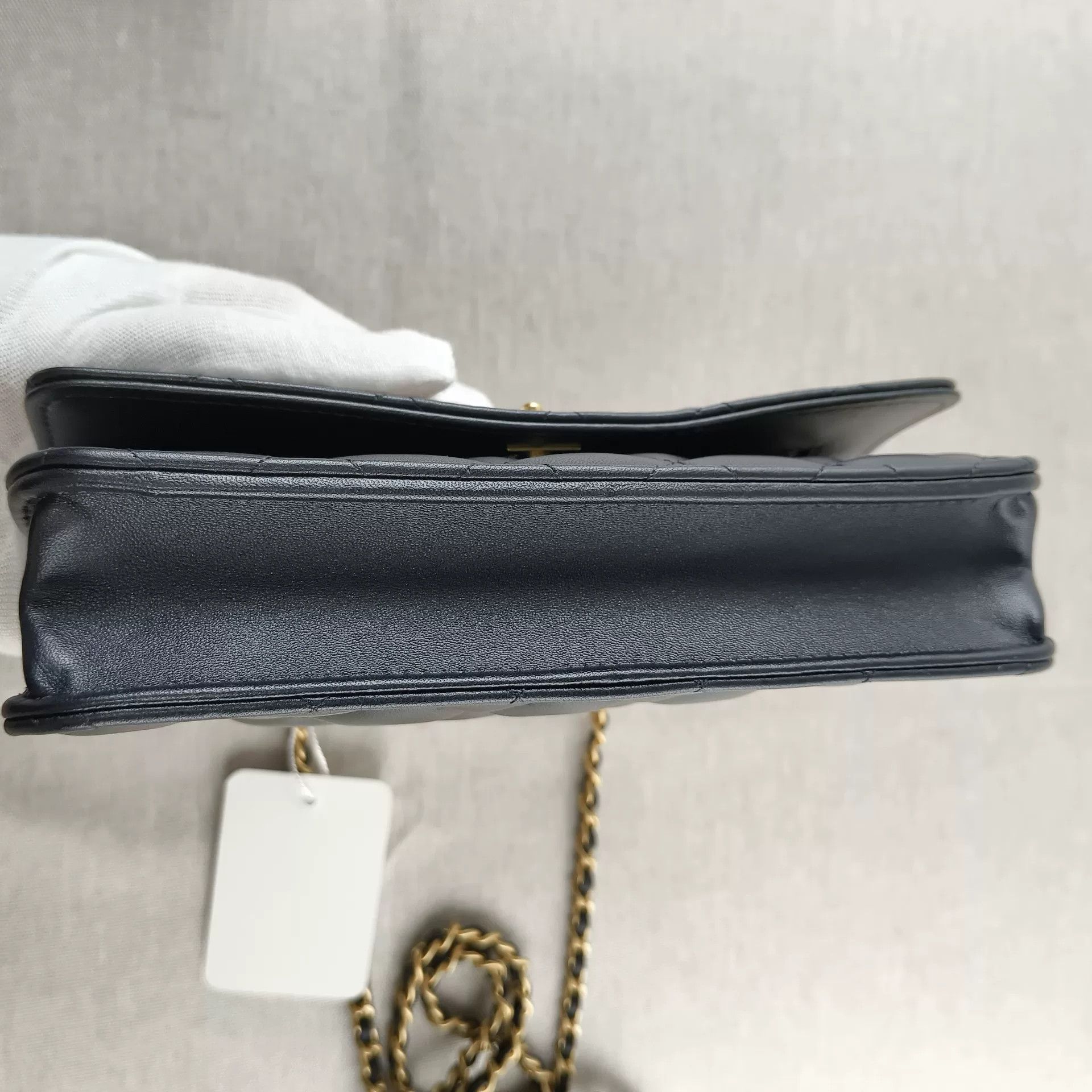Chanel Pre-loved Bag Very good condition Size ONE SIZE - 8 Thumbnail