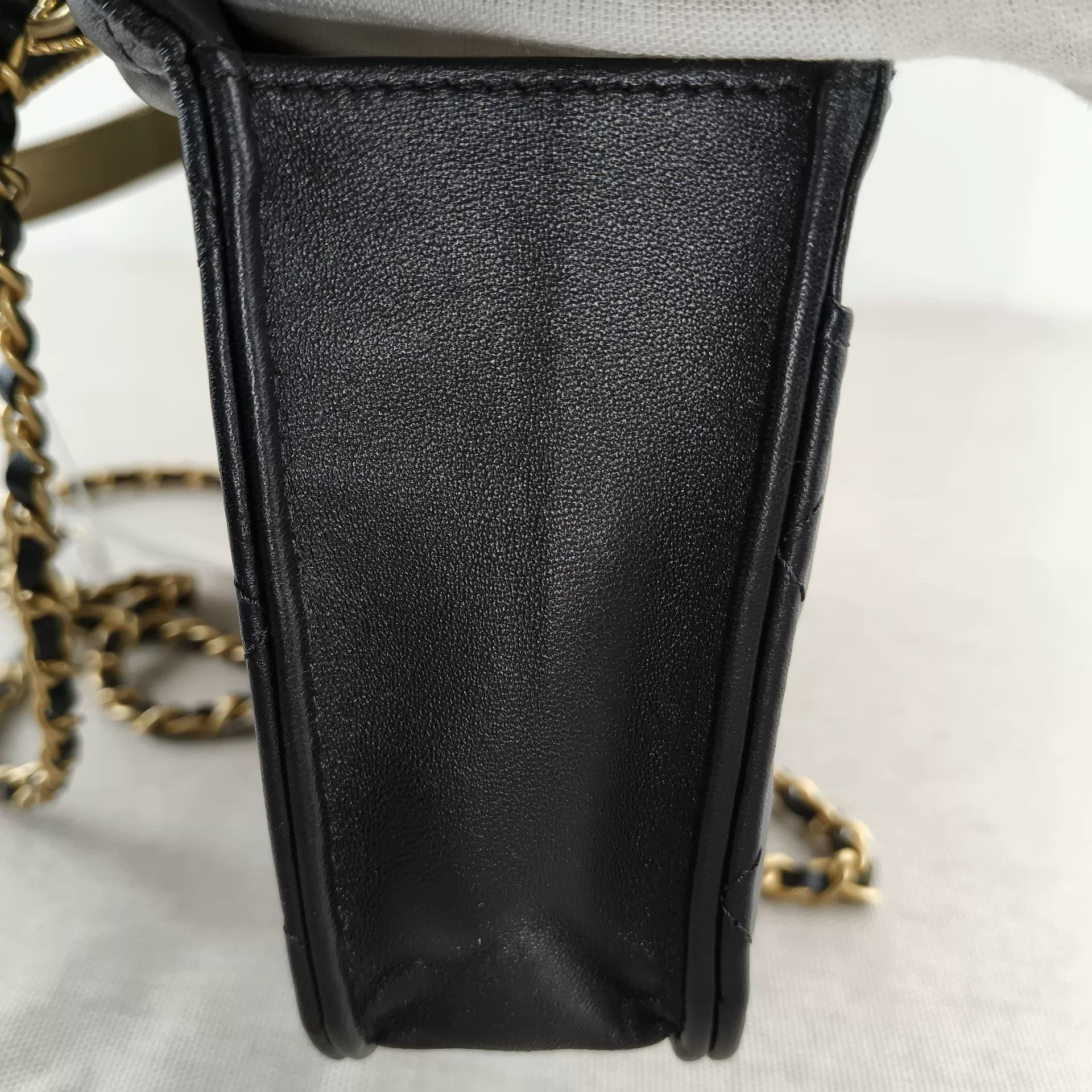 Chanel Pre-loved Bag Very good condition Size ONE SIZE - 9 Thumbnail