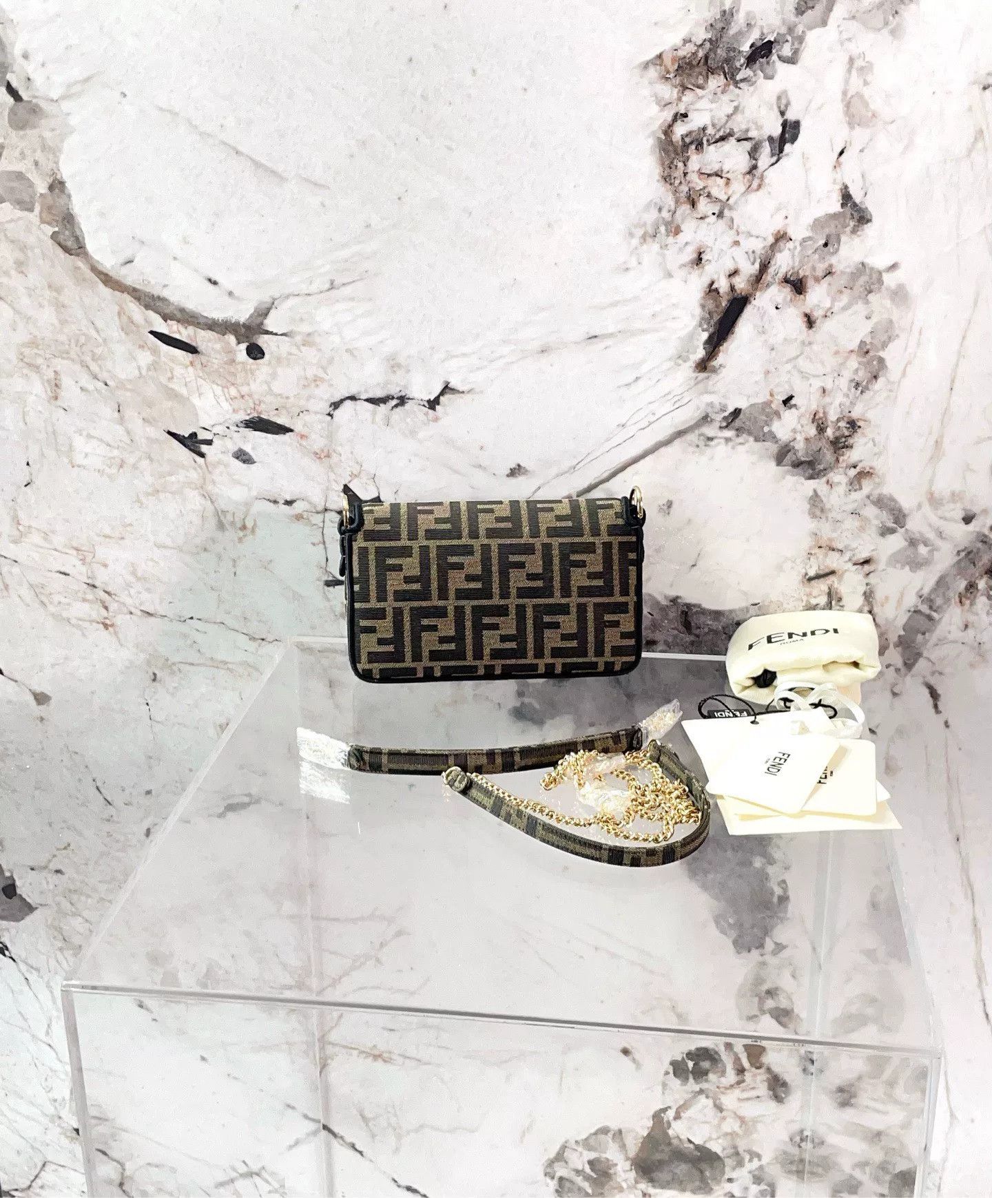 Fendi Pre-loved Bag Very good condition Size ONE SIZE - 2 Thumbnail