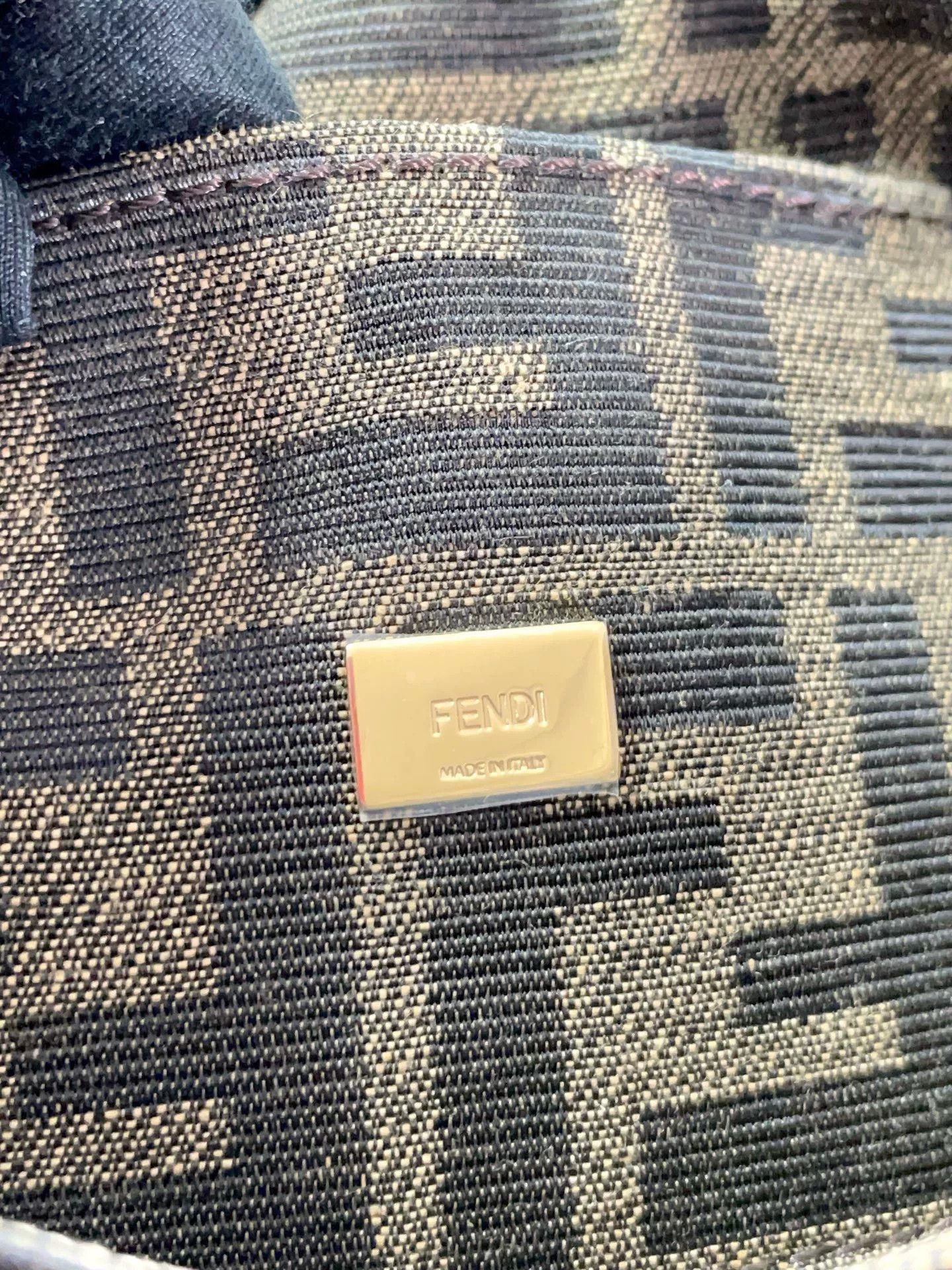 Fendi Pre-loved Bag Very good condition Size ONE SIZE - 8 Thumbnail