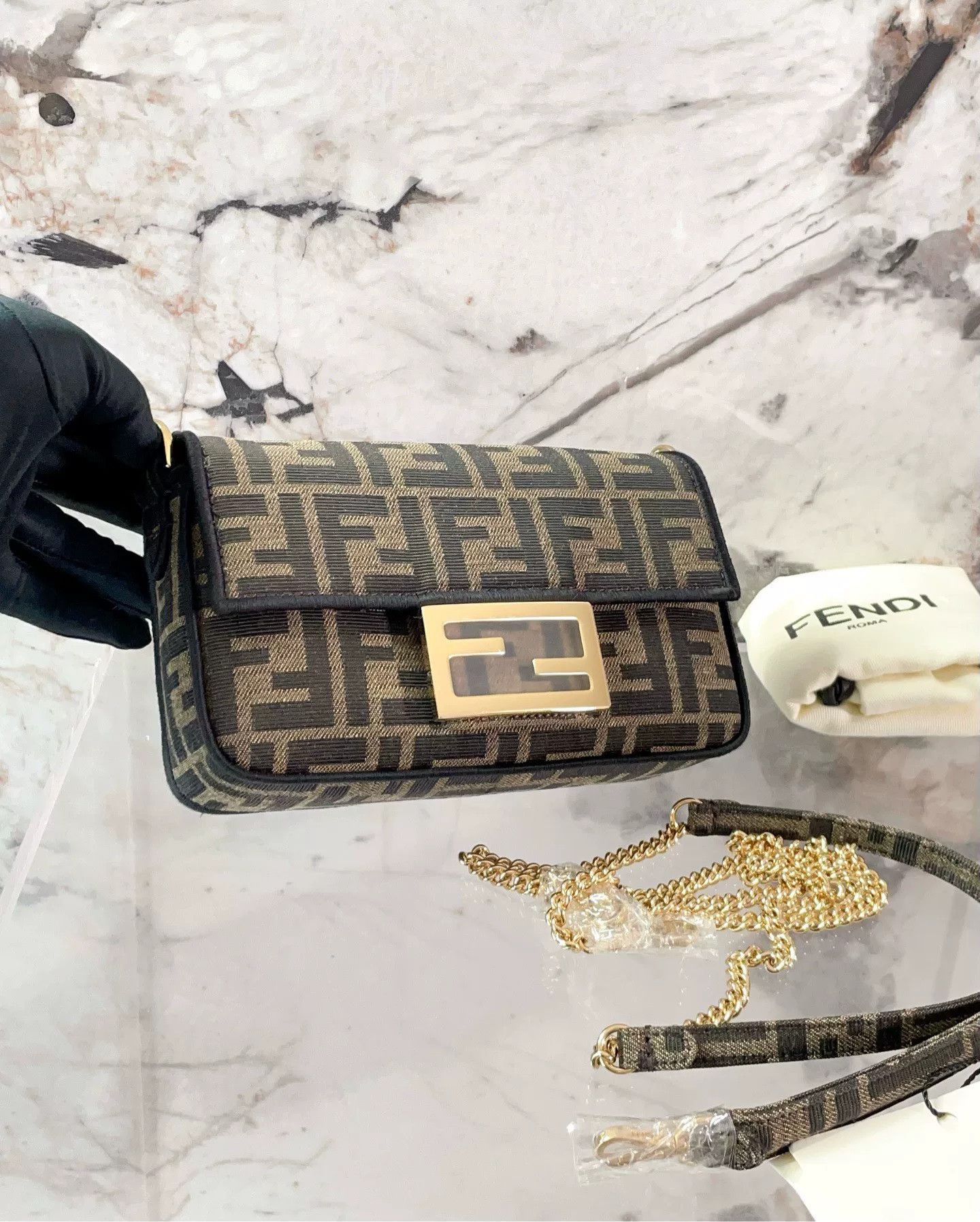 Fendi Pre-loved Bag Very good condition Size ONE SIZE - 6 Thumbnail