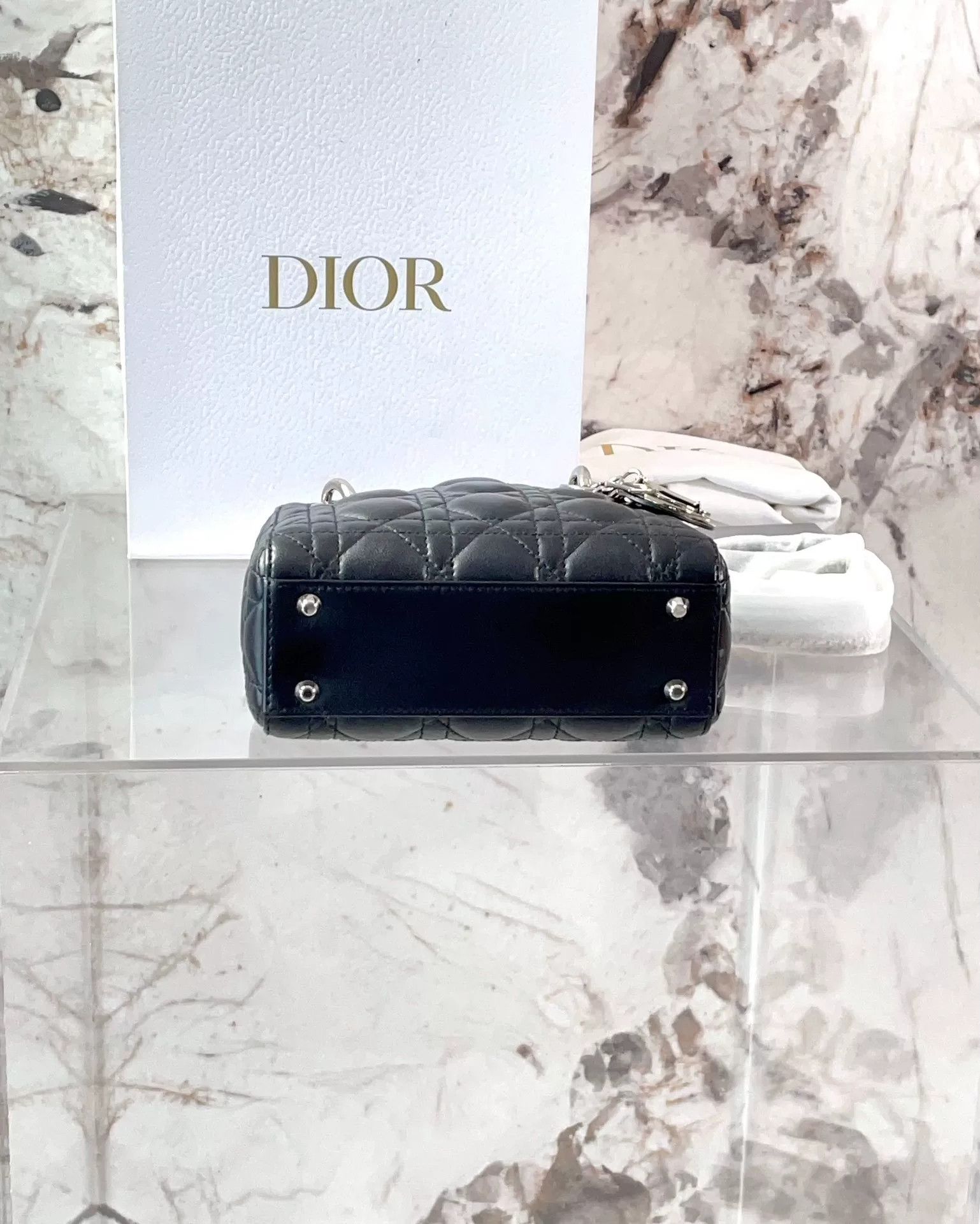 Dior Pre-loved Bag Very good condition Size ONE SIZE - 4 Thumbnail