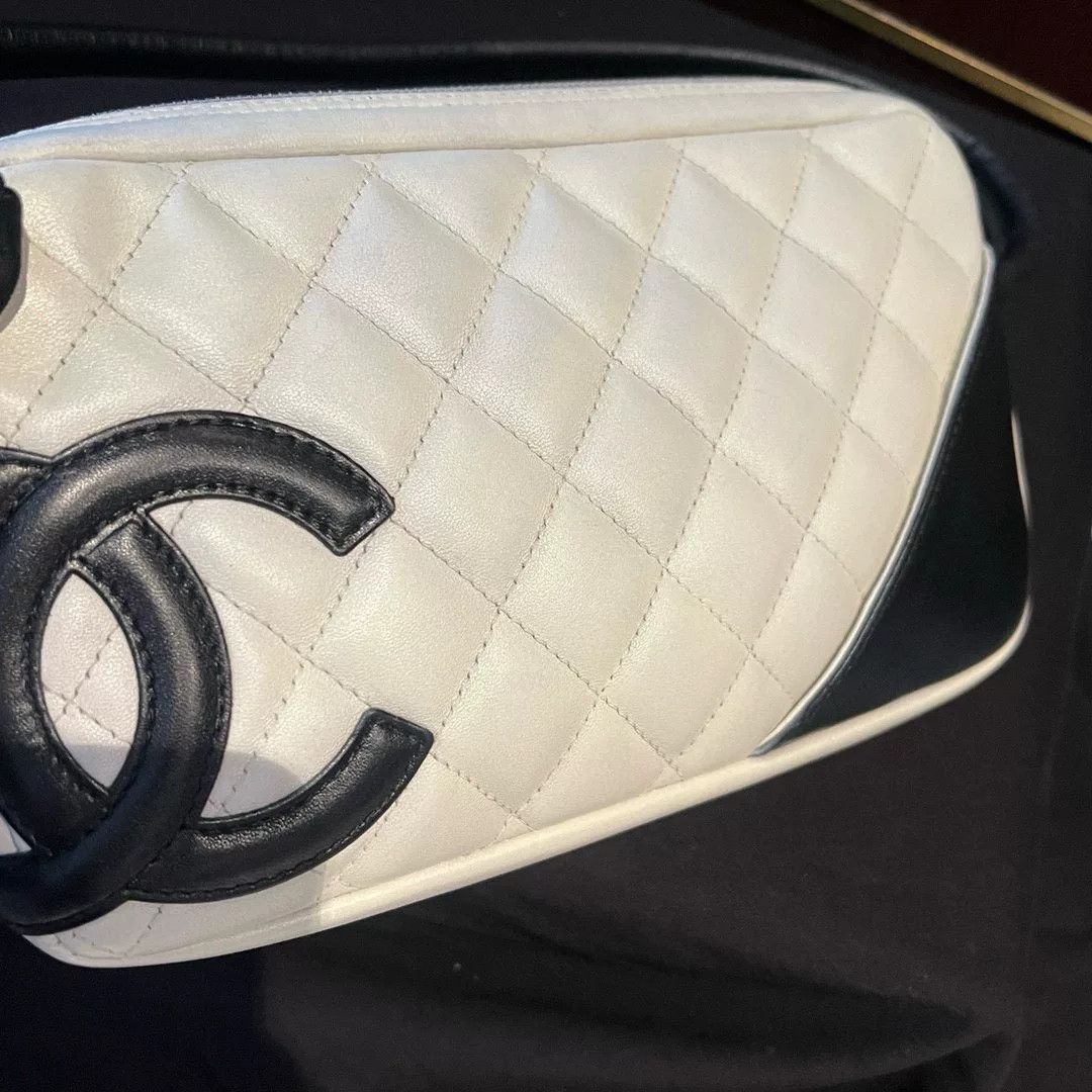 Chanel Pre-loved Bag Very good condition Size ONE SIZE - 3 Thumbnail