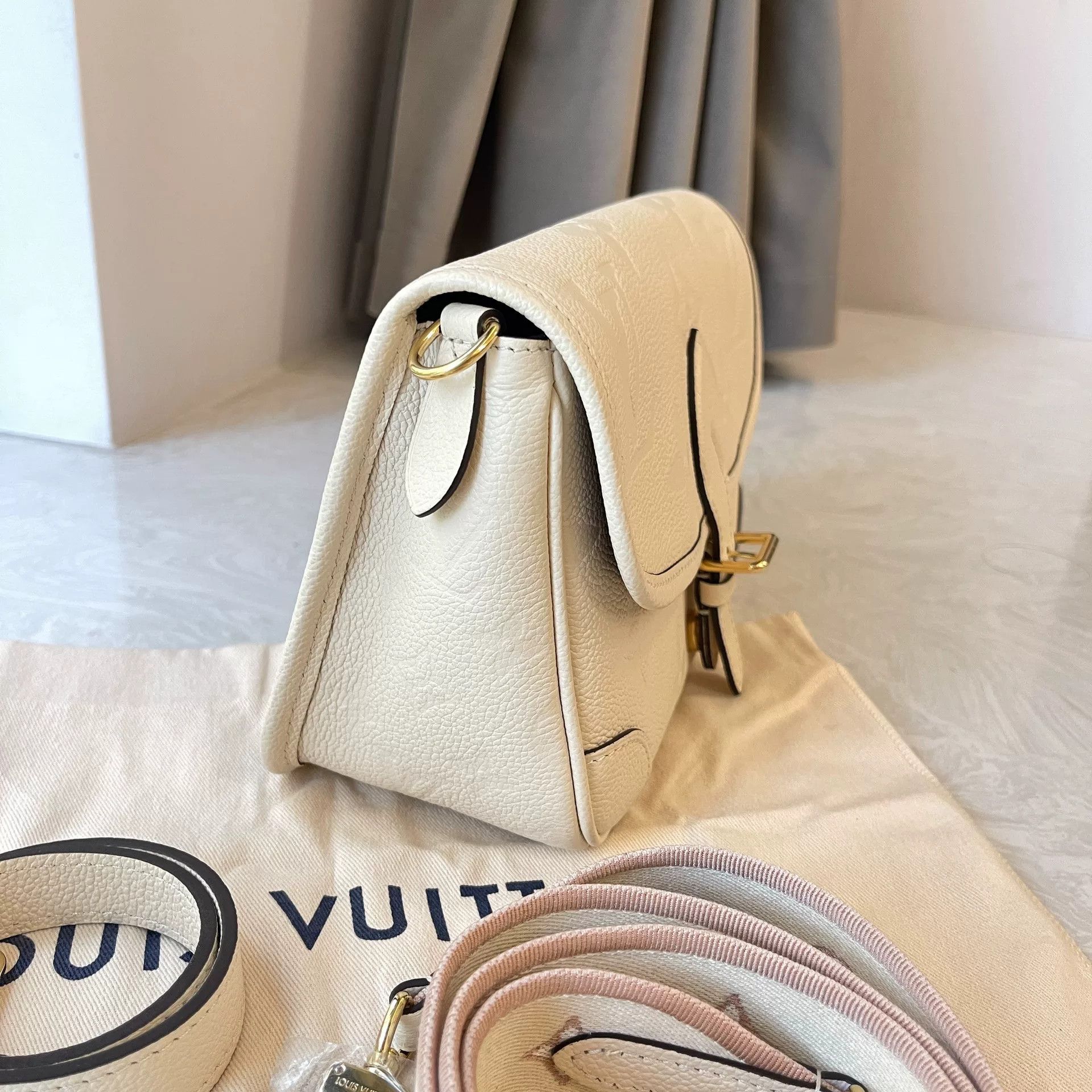 Louis Vuitton Pre-loved Bag Brand new condition Size ONE SIZE - 3 Thumbnail