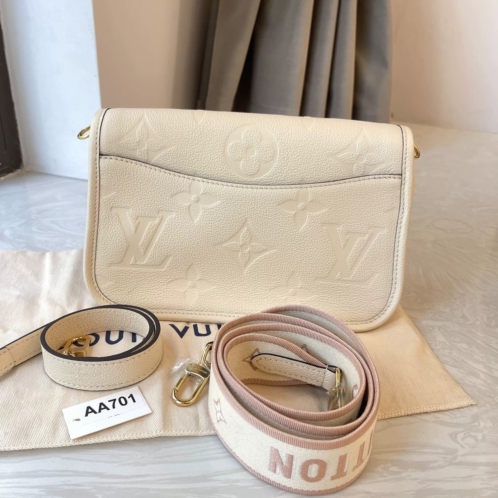 Louis Vuitton Pre-loved Bag Brand new condition Size ONE SIZE - 4 Thumbnail