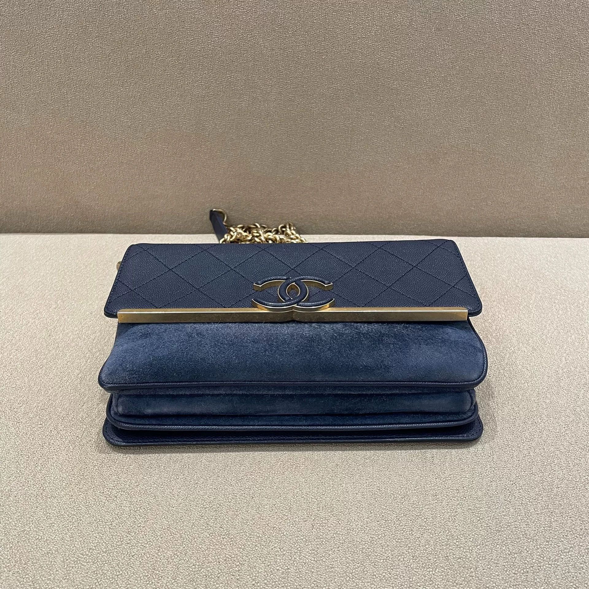 Chanel Pre-loved Bag Very good condition Size ONE SIZE - 5 Thumbnail
