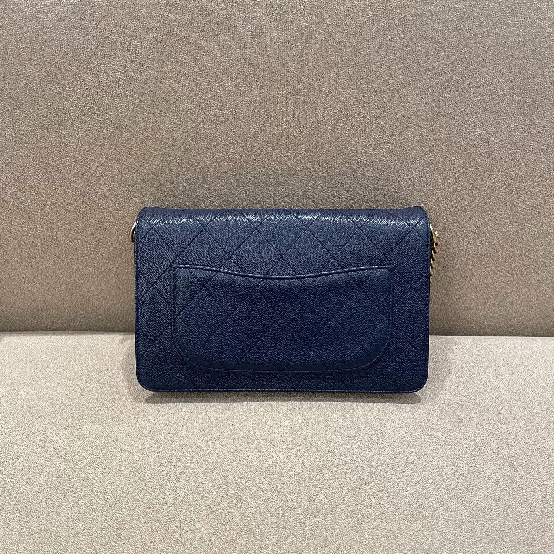 Chanel Pre-loved Bag Very good condition Size ONE SIZE - 2 Thumbnail