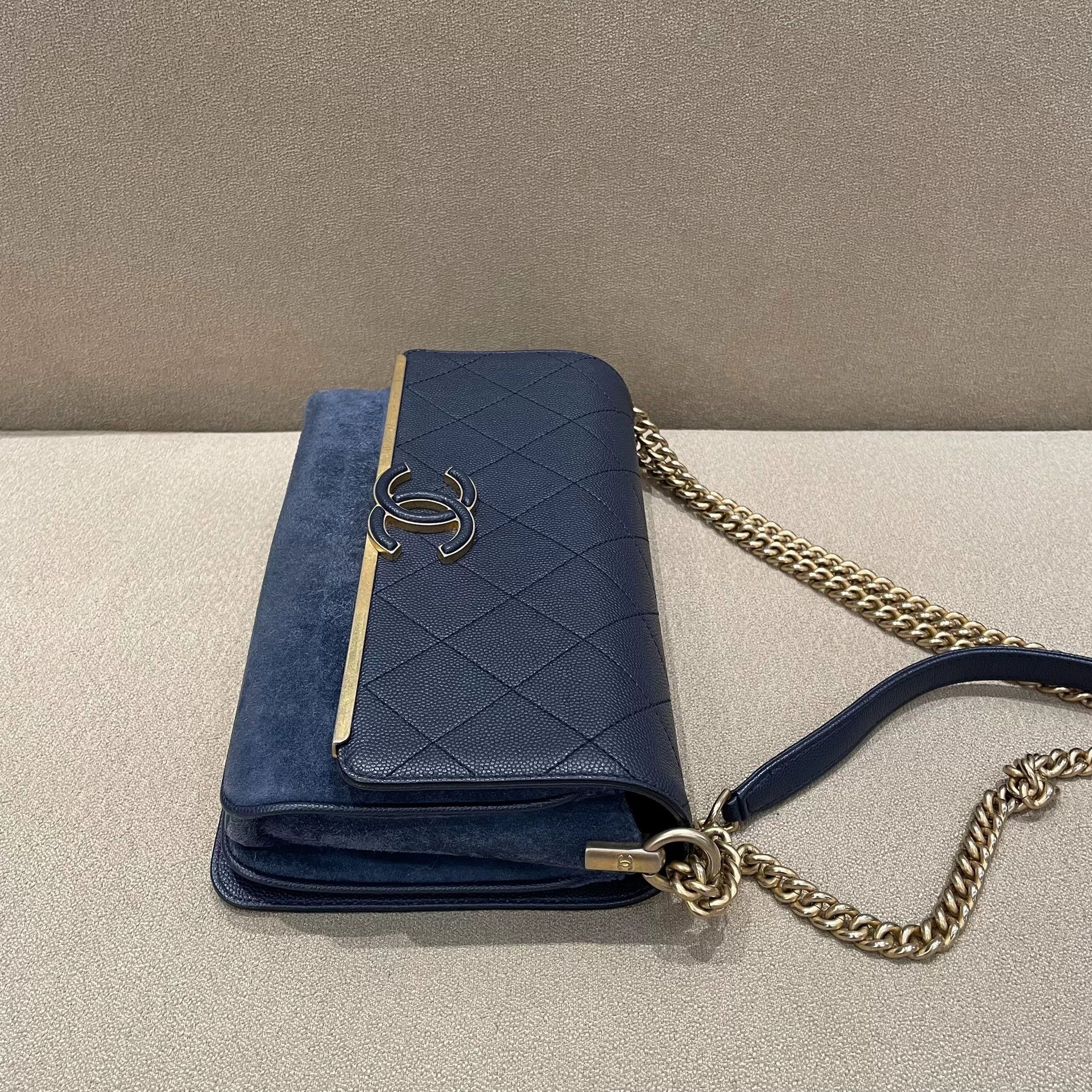 Chanel Pre-loved Bag Very good condition Size ONE SIZE - 3 Thumbnail