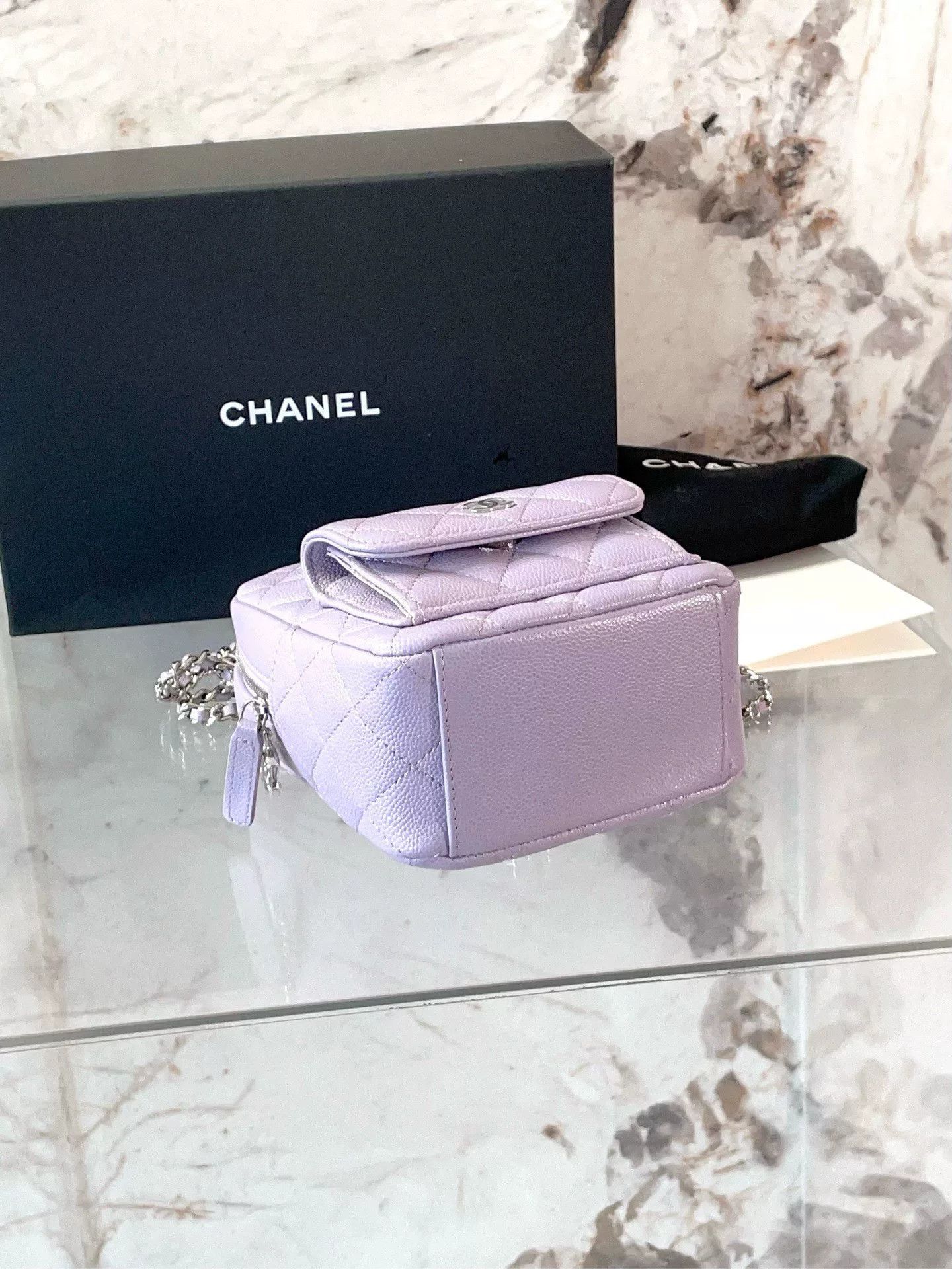 Chanel Pre-loved Bag Very good condition Size ONE SIZE - 5 Thumbnail