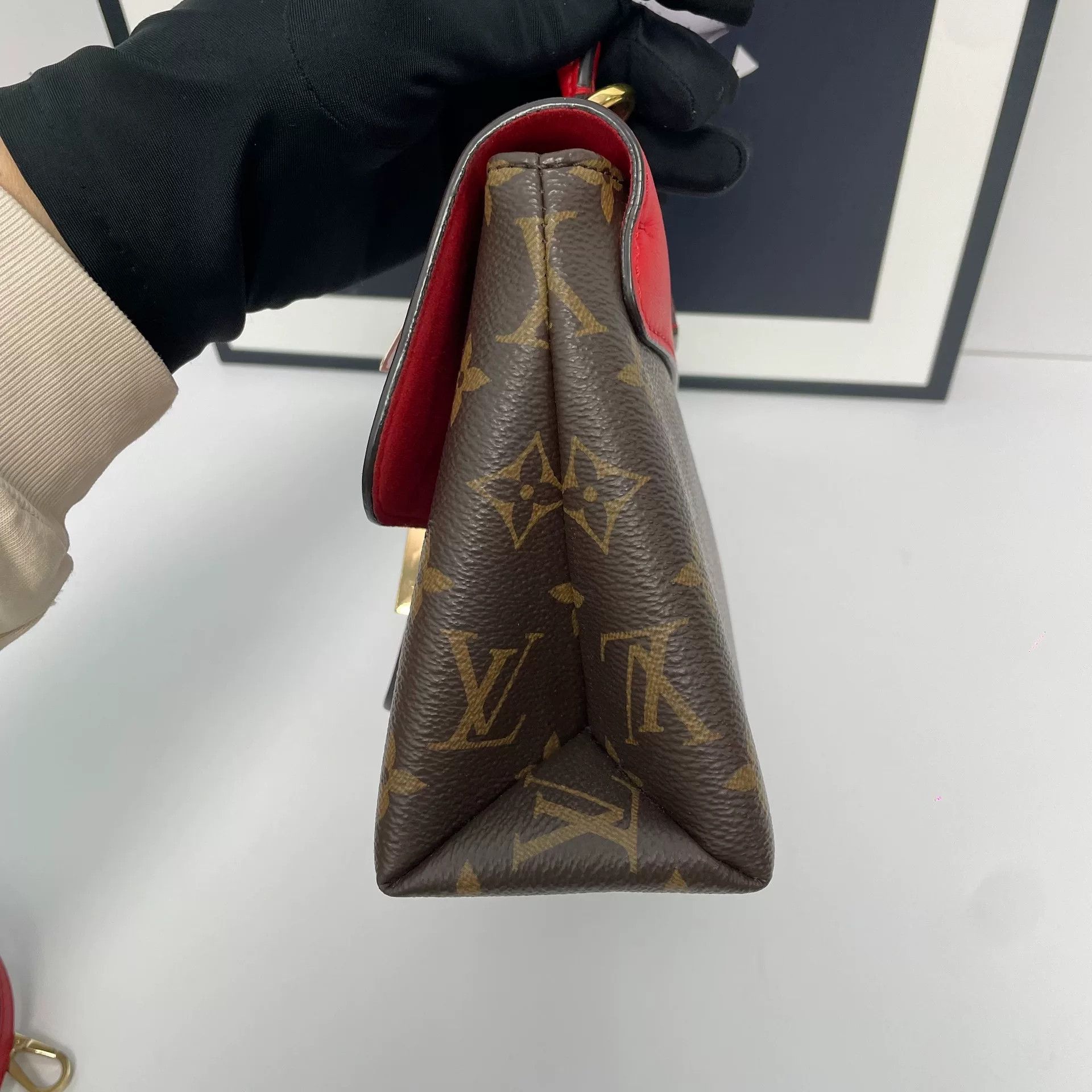 Louis Vuitton Pre-loved Bag Very good condition Size ONE SIZE - 4 Thumbnail