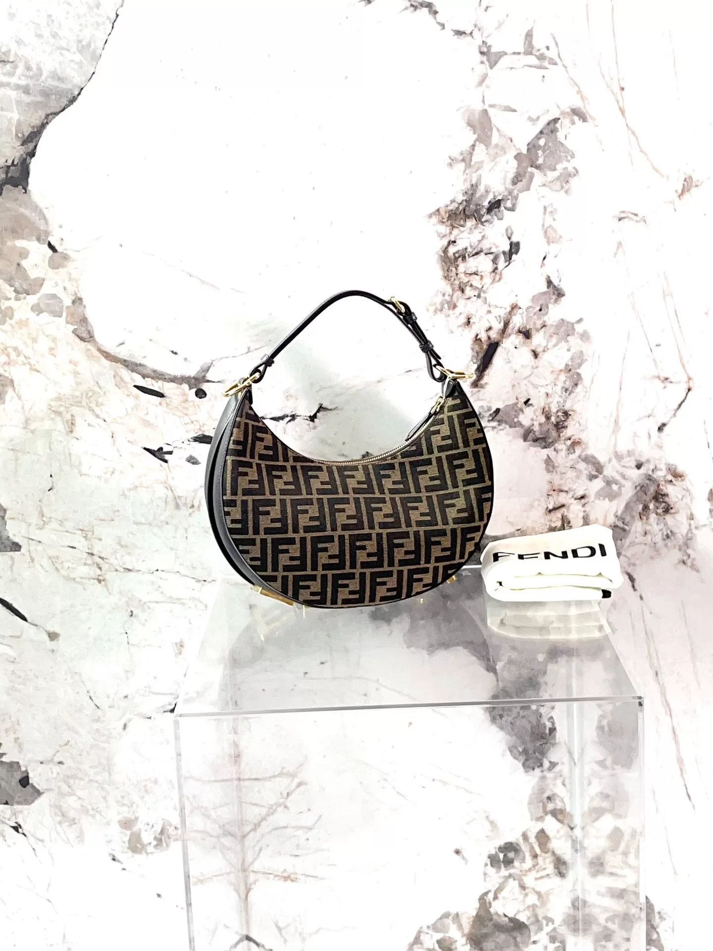 Fendi Pre-loved Bag Very good condition Size ONE SIZE - 2 Thumbnail