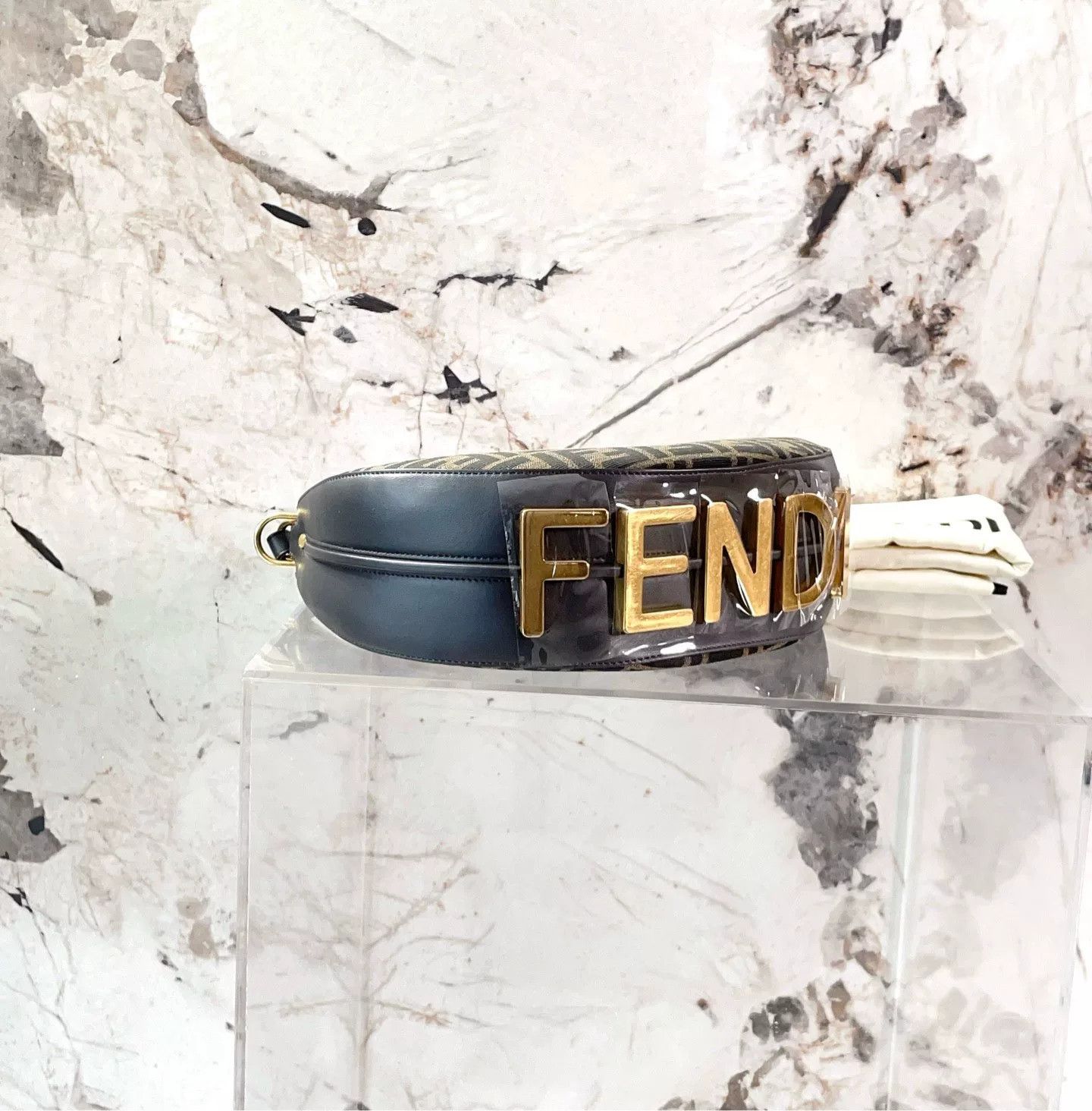 Fendi Pre-loved Bag Very good condition Size ONE SIZE - 5 Thumbnail