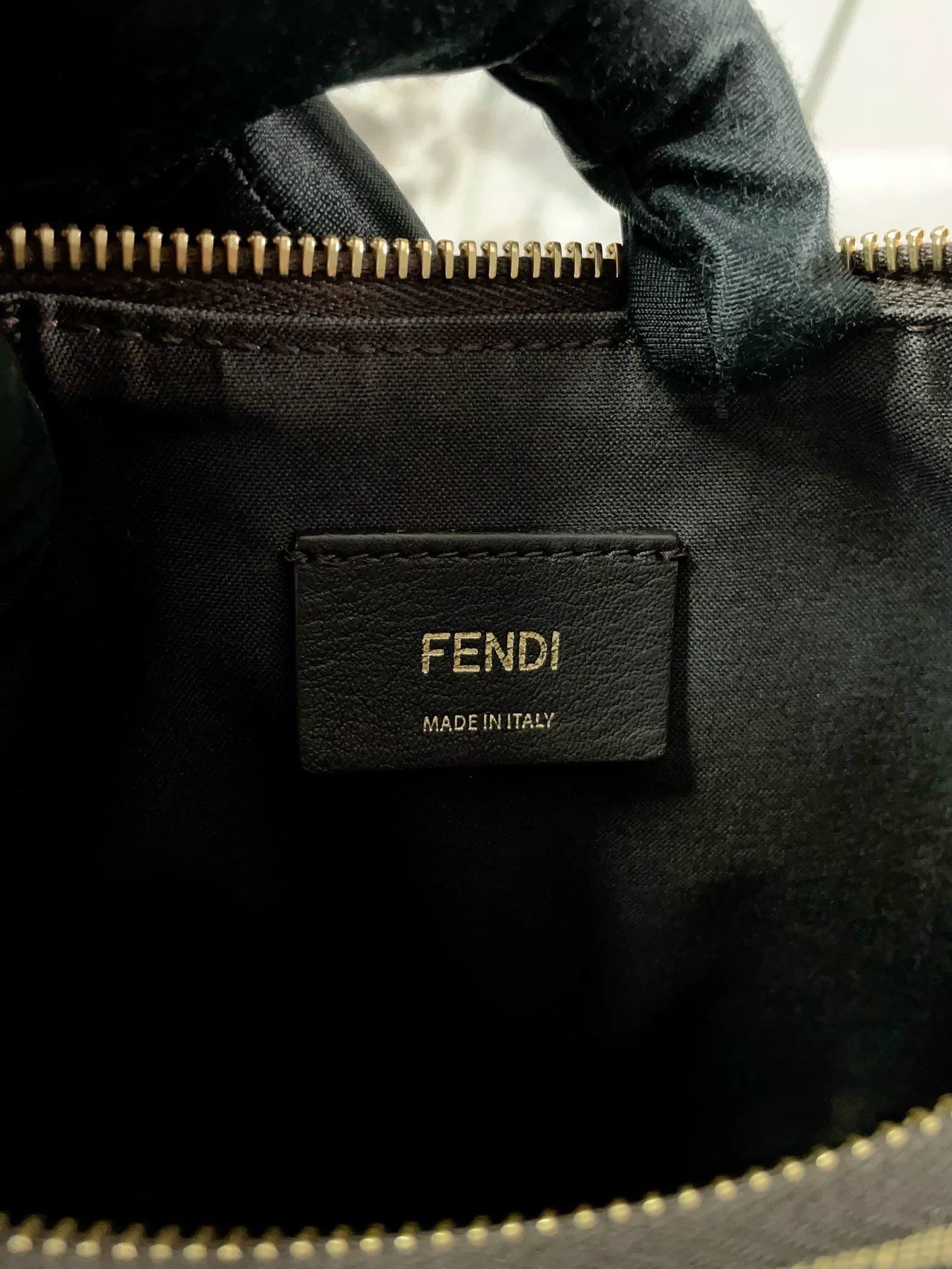 Fendi Pre-loved Bag Very good condition Size ONE SIZE - 8 Thumbnail