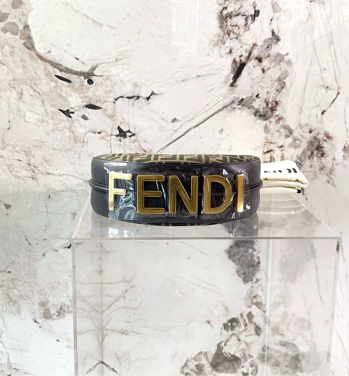 Fendi Pre-loved Bag Very good condition Size ONE SIZE - 4 Thumbnail