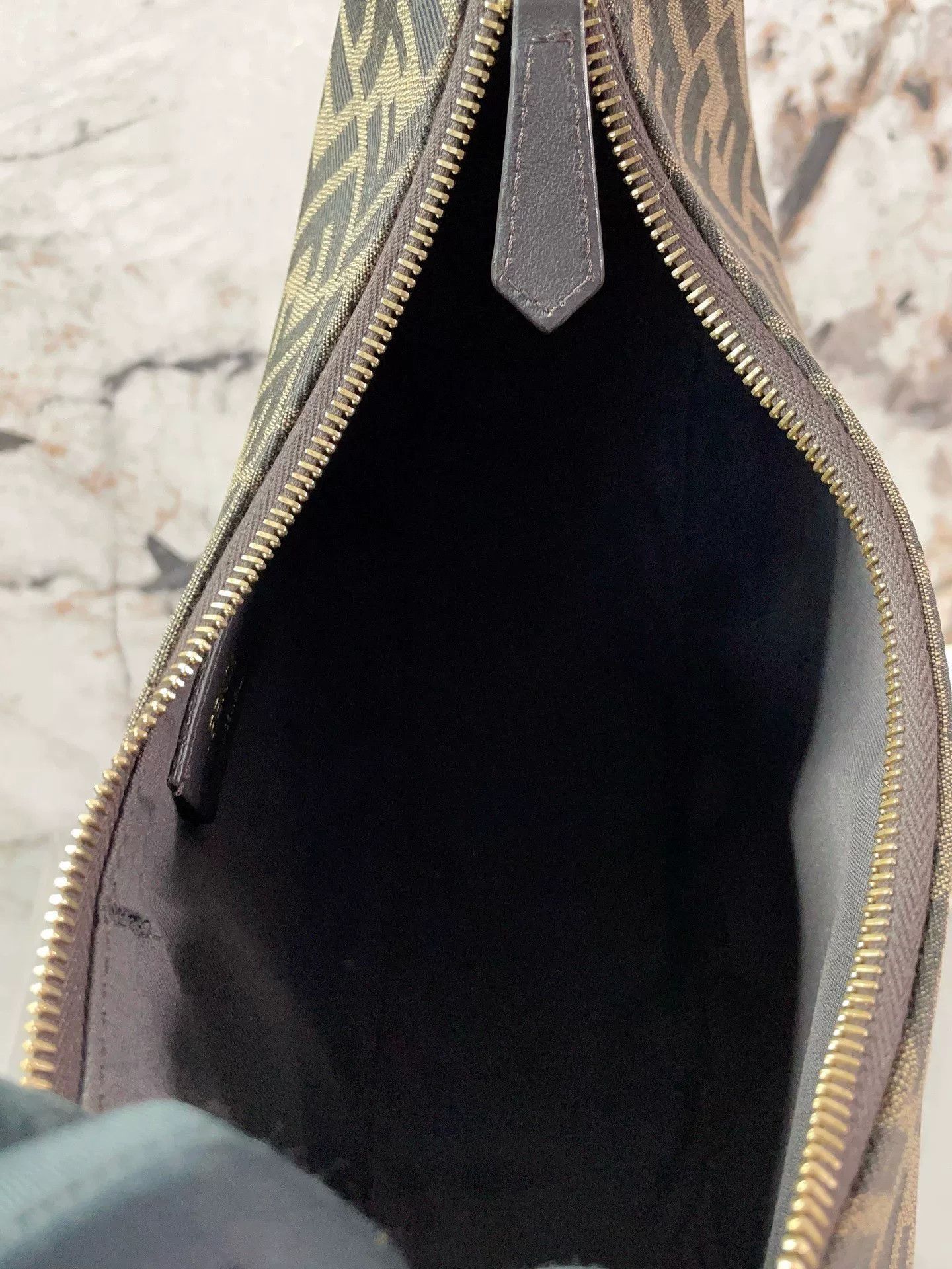 Fendi Pre-loved Bag Very good condition Size ONE SIZE - 9 Thumbnail