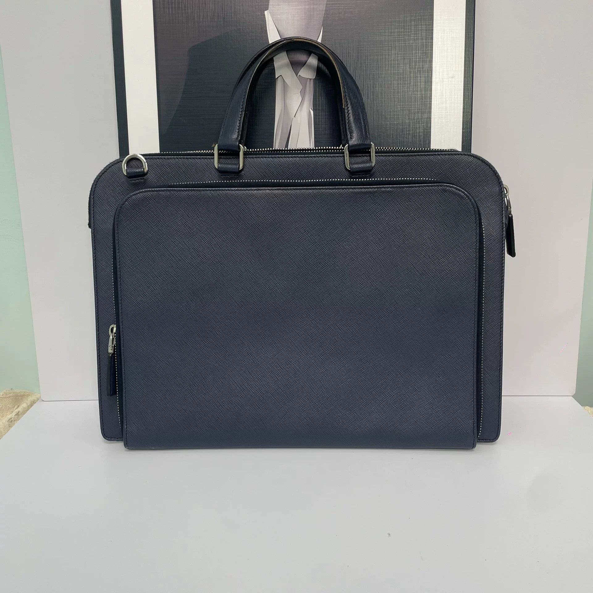 Prada Pre-loved Bag Very good condition Size ONE SIZE - 3 Thumbnail